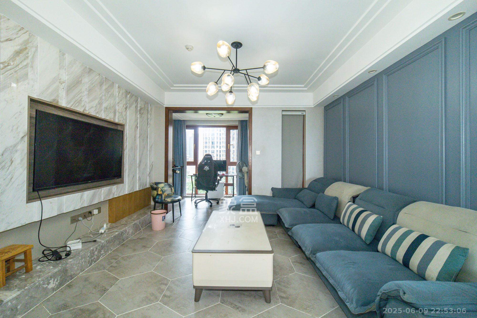 国泰九龙湾 4室2厅2卫 148.0万 国泰九龙湾 4室2厅2卫 148.0万客厅