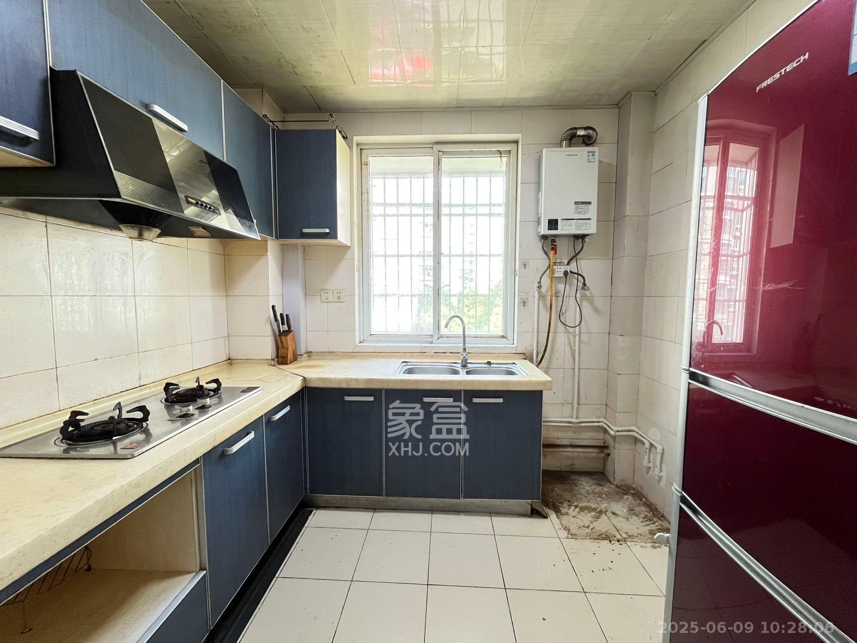 恩瑞麓山名园(龙王港小区) 3室2厅2卫 2000.0元/月 恩瑞麓山名园(龙王港小区) 3室2厅2卫 2000.0元/月室内图