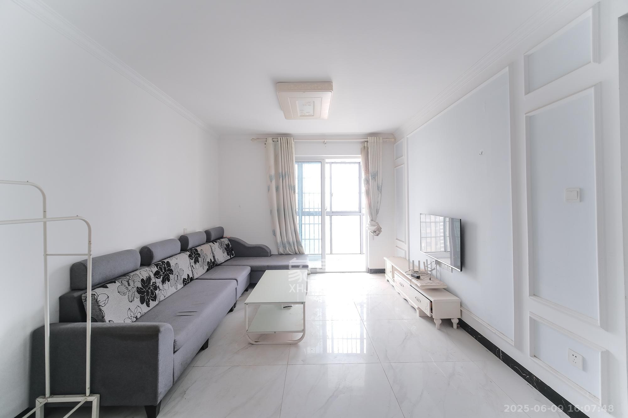 和悦城(蟠龙景苑) 3室2厅1卫 50.2万 和悦城(蟠龙景苑) 3室2厅1卫 50.2万客厅