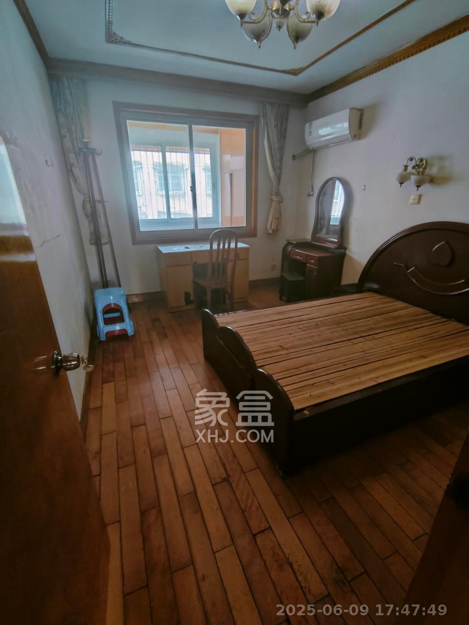 湘雅医学院(湘雅附一北院) 3室2厅1卫 2400.0元/月 湘雅医学院(湘雅附一北院) 3室2厅1卫 2400.0元/月室内图