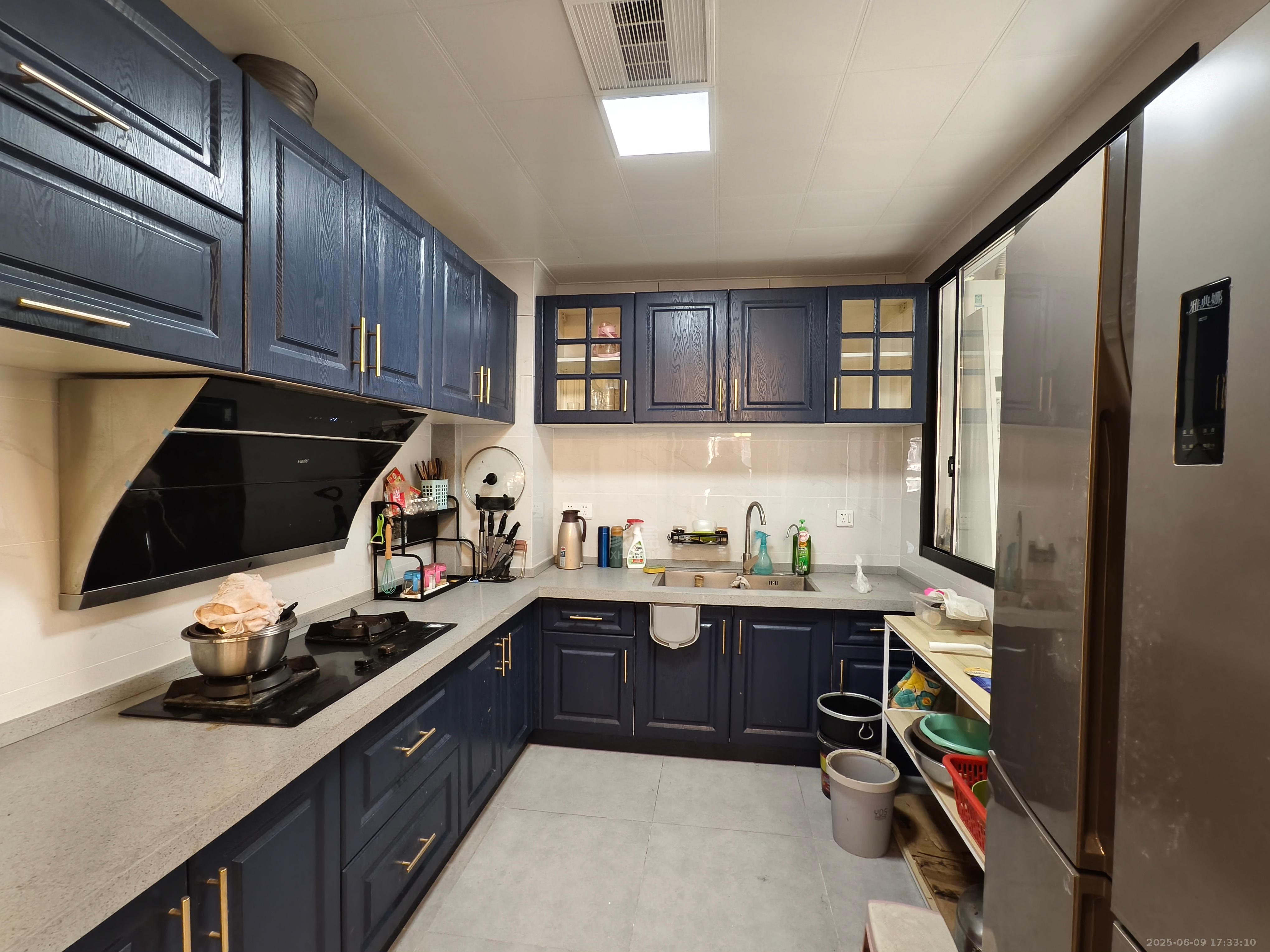 奥园广场 4室2厅2卫 2800.0元/月 奥园广场 4室2厅2卫 2800.0元/月室内图