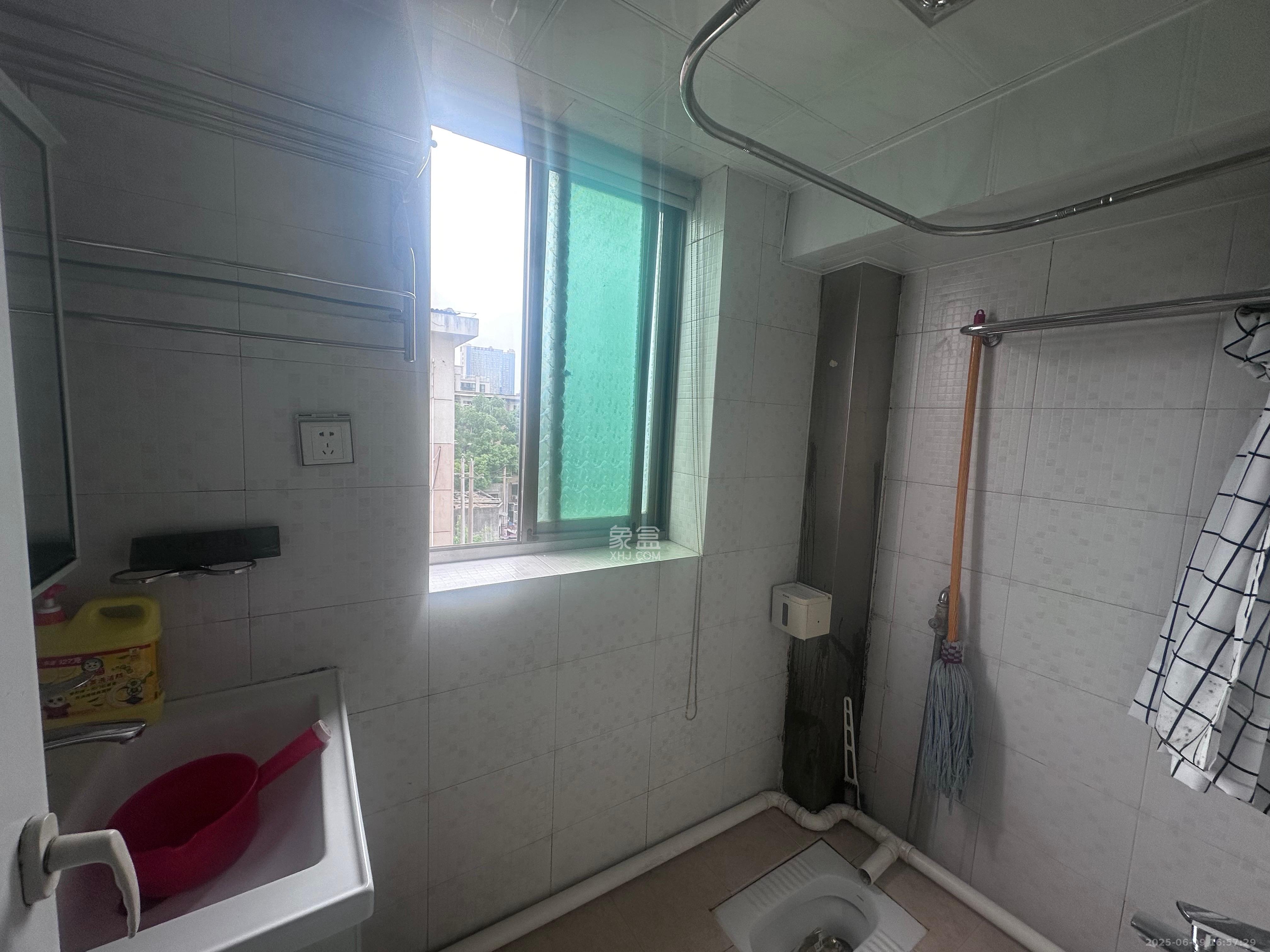 火星五片 2室1厅1卫 1300.0元/月 火星五片 2室1厅1卫 1300.0元/月室内图