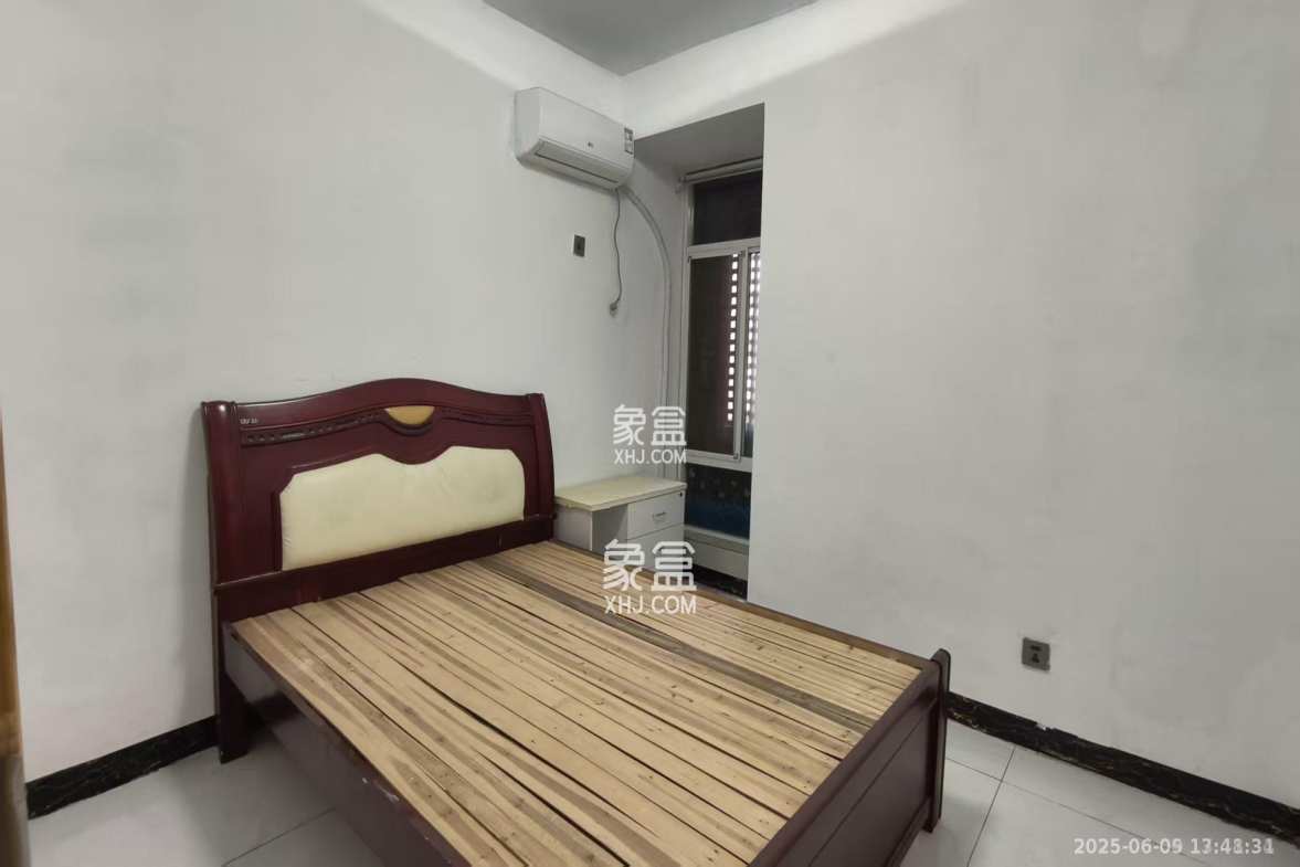 兴汉华庭 3室1厅2卫 2800.0元/月 兴汉华庭 3室1厅2卫 2800.0元/月室内图