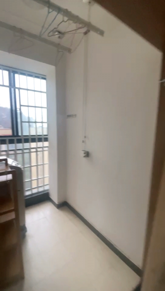 山水印象  1室1厅1卫   1400.00元/月室内图