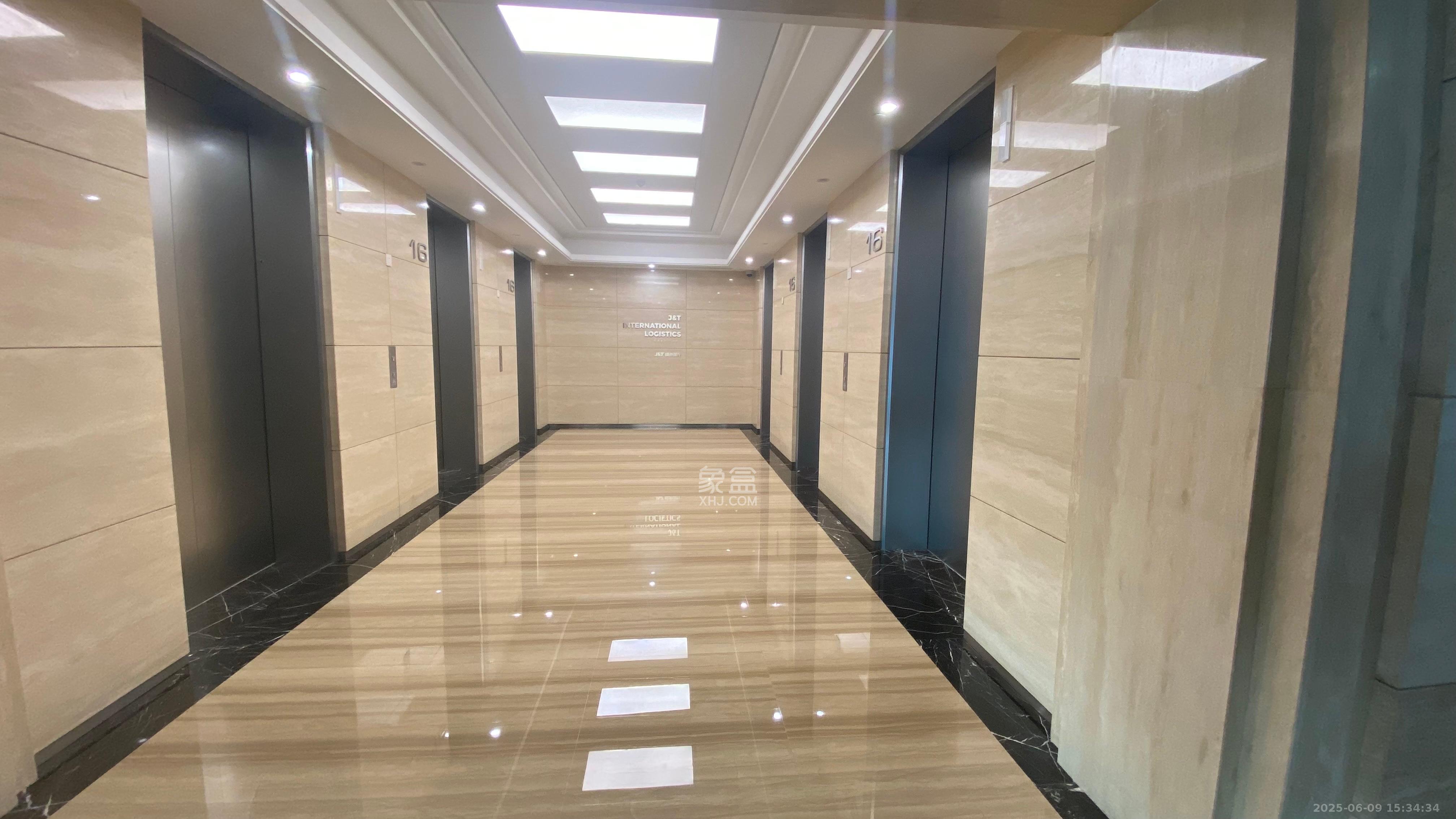 运达中央广场一、二期 1室1厅1卫 28000.0元/月 运达中央广场一、二期 1室1厅1卫 28000.0元/月室内图