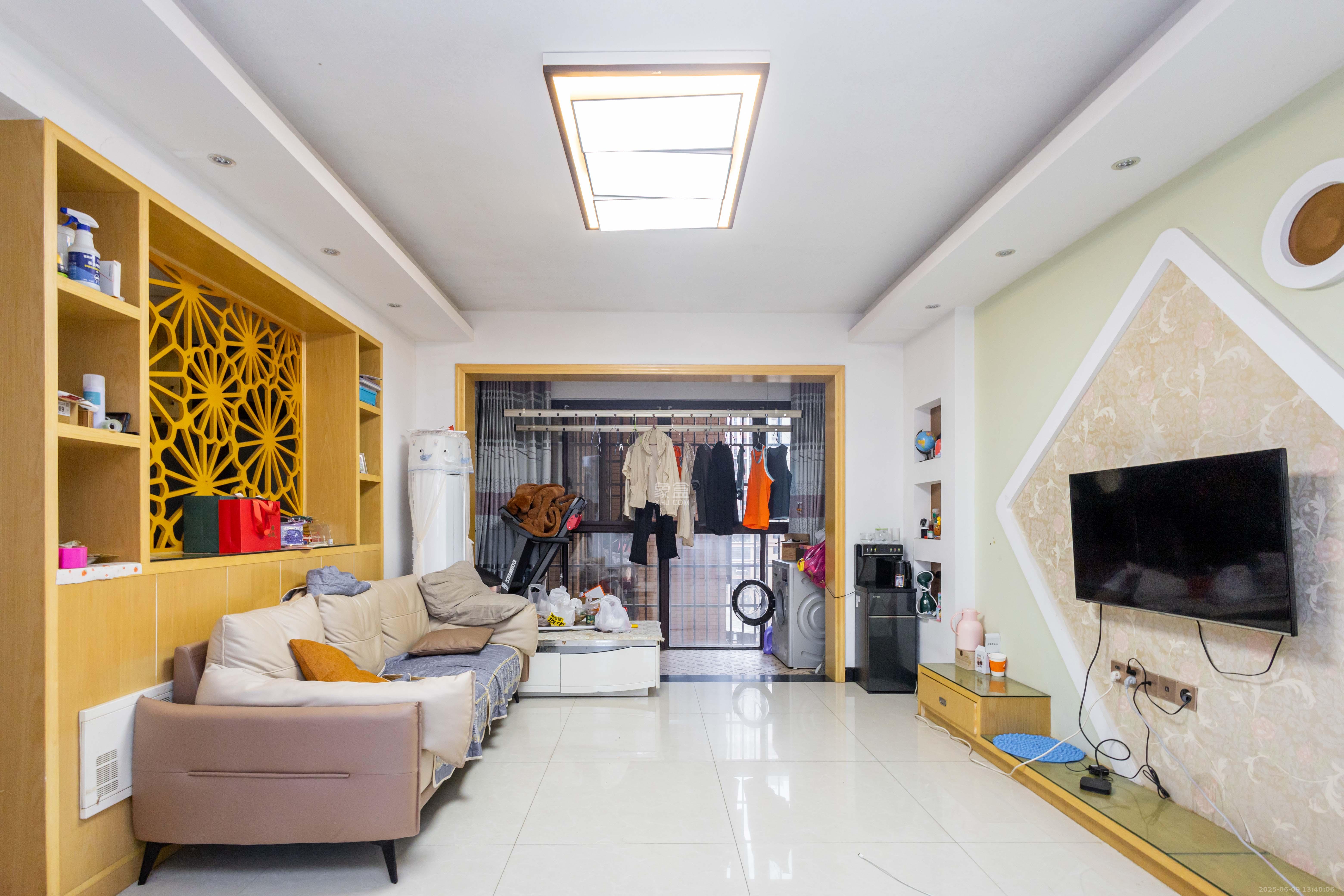 三景华御  3室2厅1卫    69.8万 三景华御  3室2厅1卫    69.8万客厅