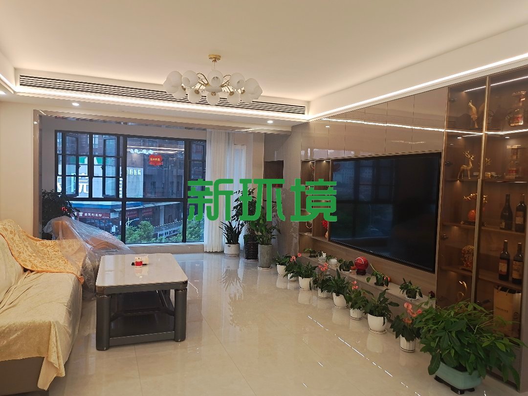 南门口安置小区  4室2厅2卫   125.00万客厅