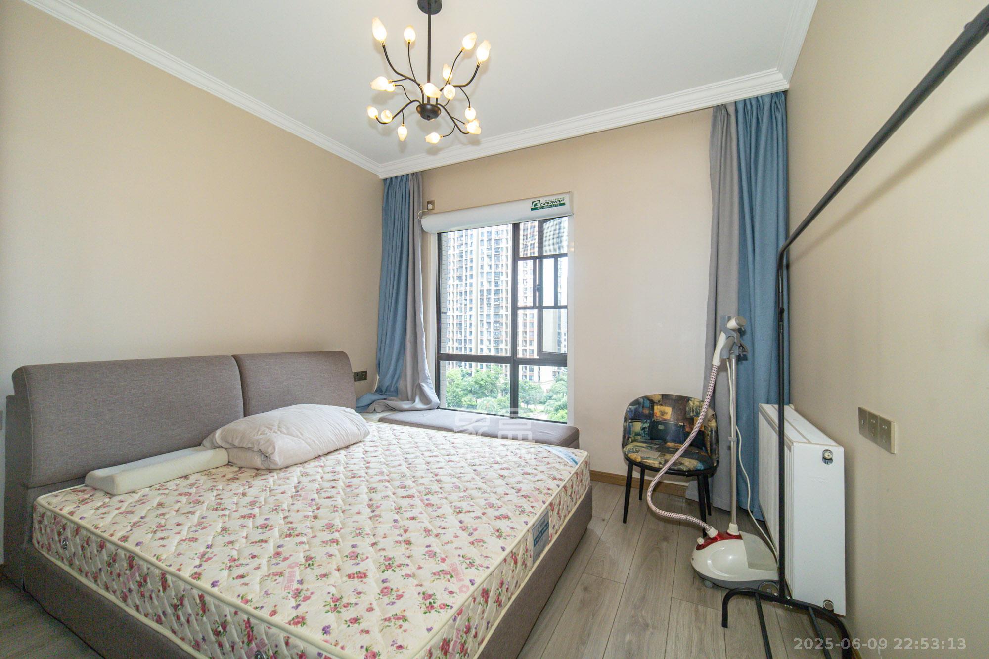 国泰九龙湾  4室2厅2卫    148.0万卧室