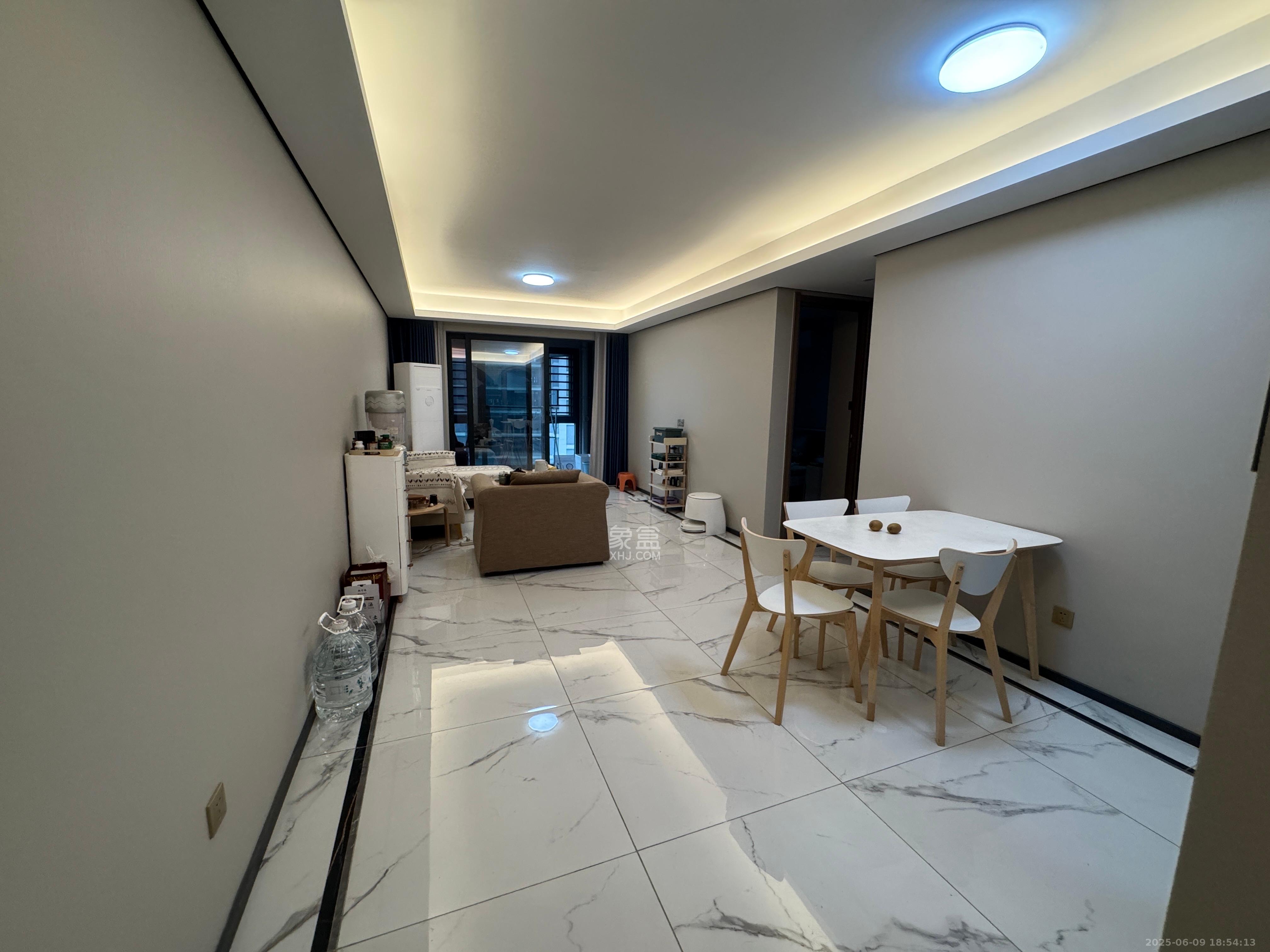 中海阅麓山一期  3室2厅1卫   3400.00元/月