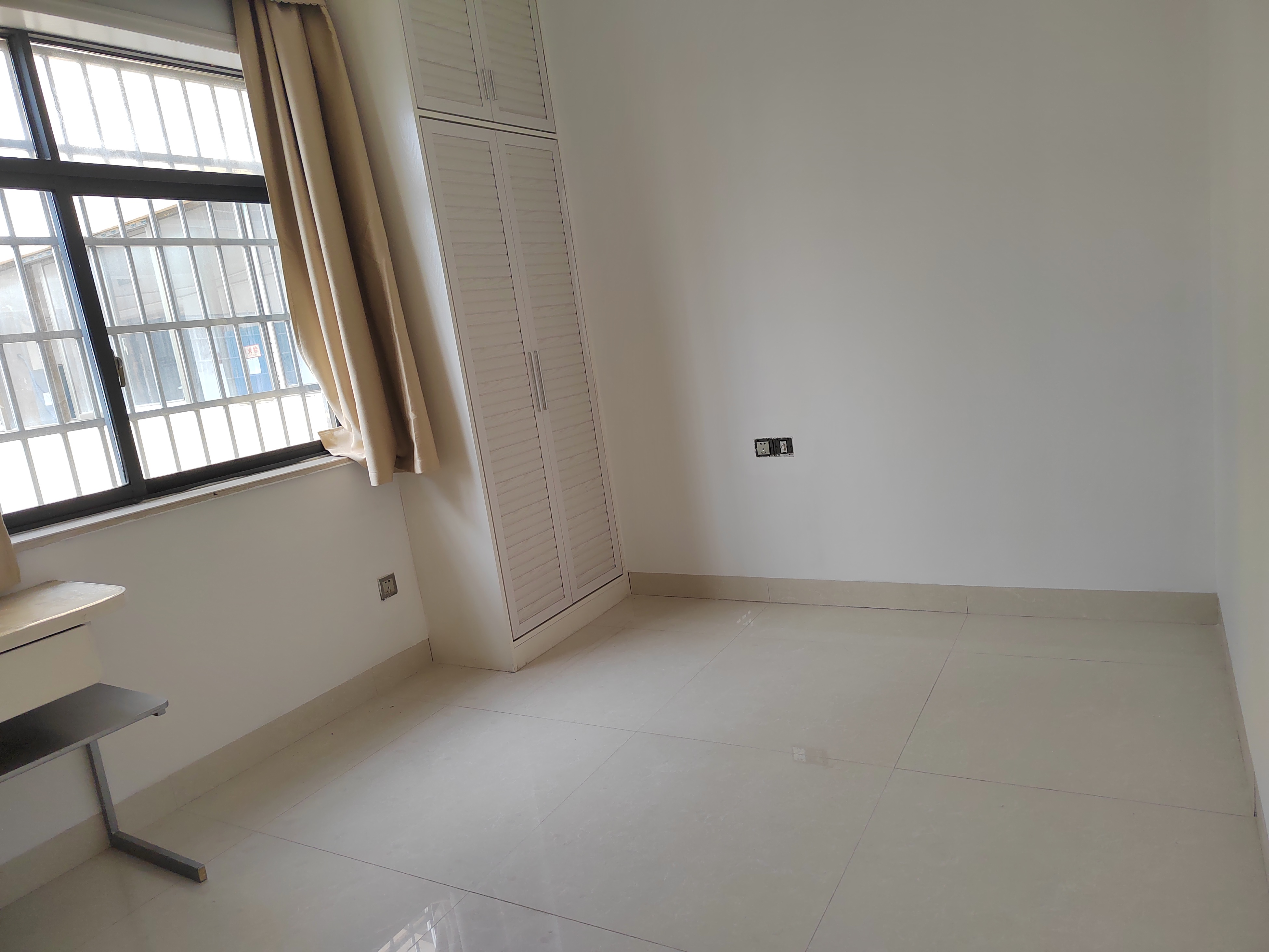 梓怡华府 3室2厅2卫 1800.0元/月 梓怡华府 3室2厅2卫 1800.0元/月室内图