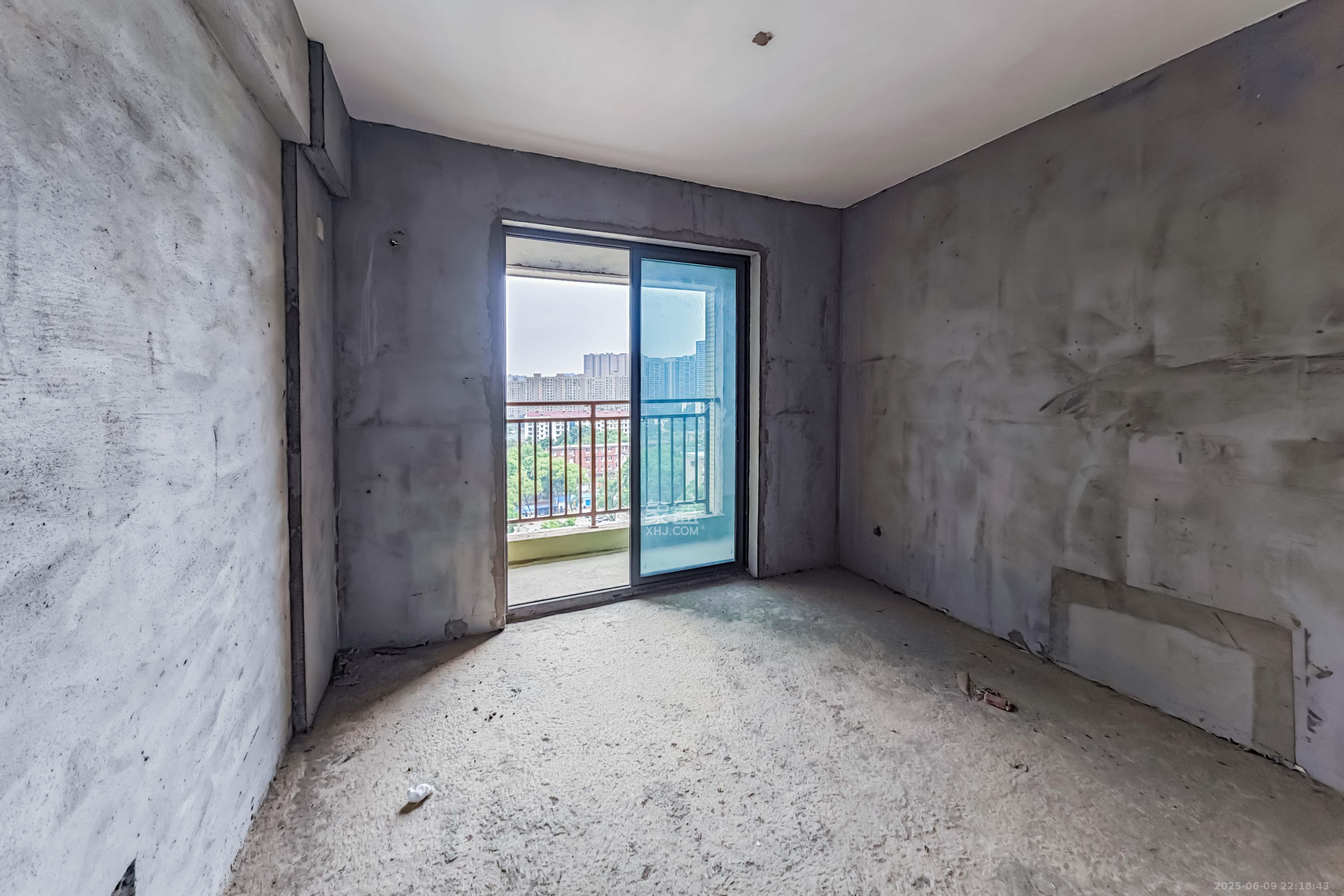 和立星雅苑 4室2厅2卫 149.0万 和立星雅苑 4室2厅2卫 149.0万其他