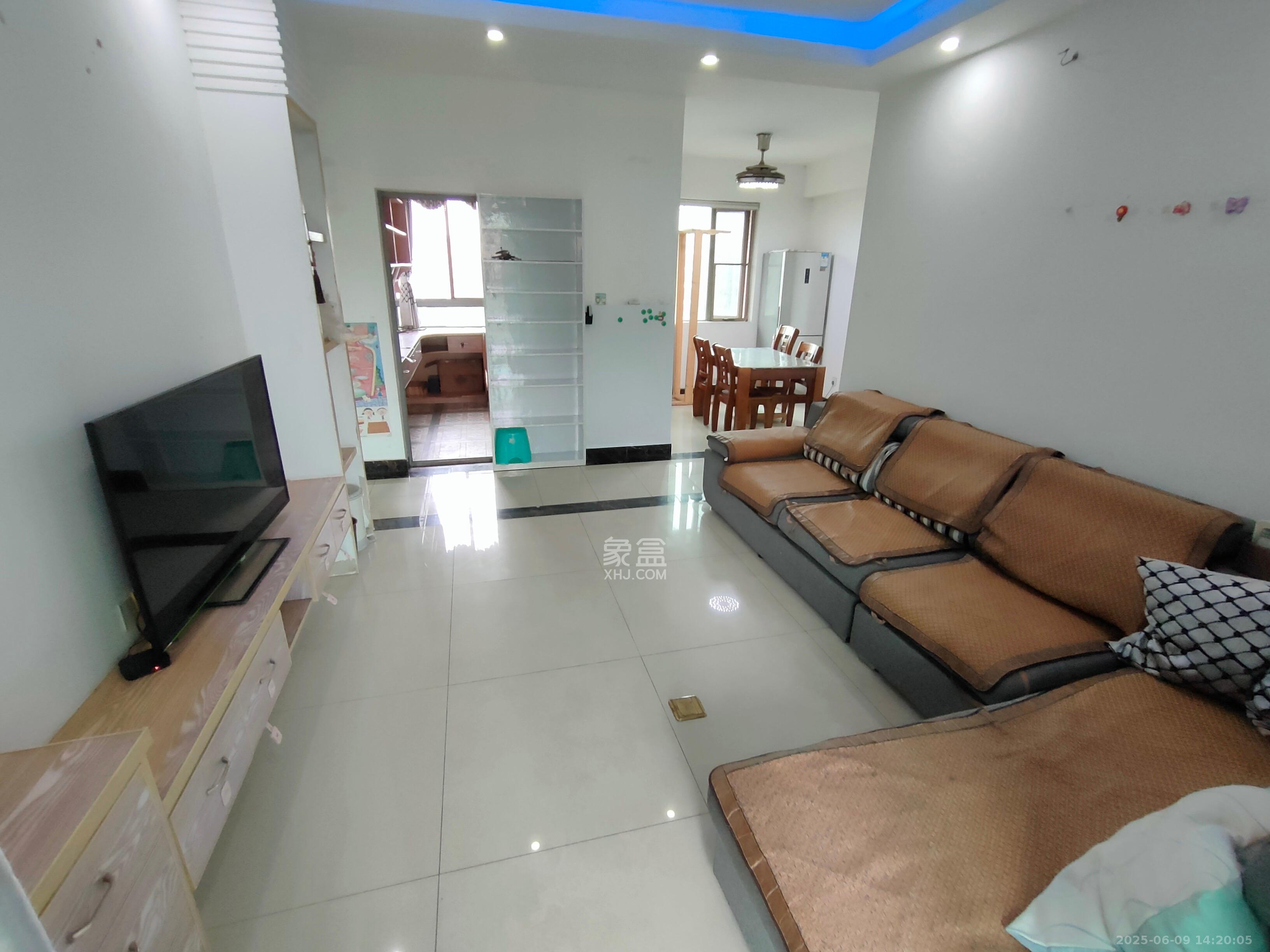 新城新世界一二三期 3室2厅1卫 2200.0元/月 新城新世界一二三期 3室2厅1卫 2200.0元/月室内图