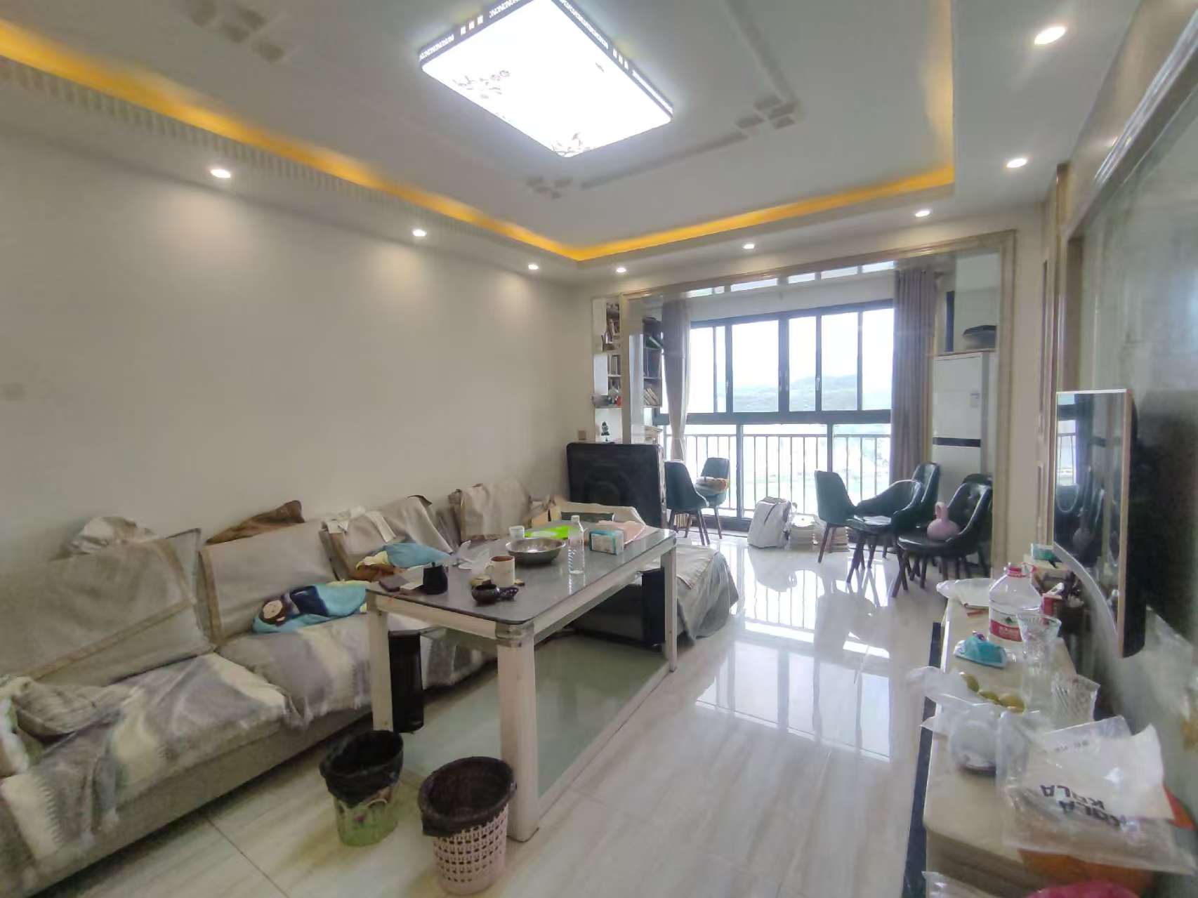 玉恒龙岸小区  3室2厅2卫   72.80万