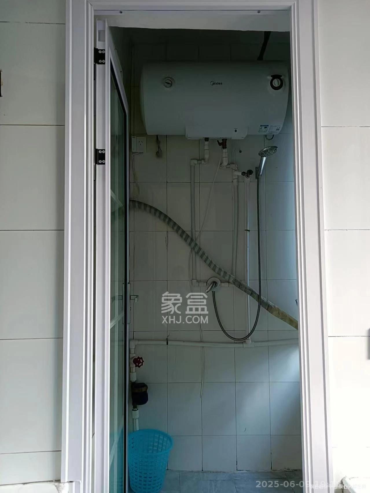 四方商贸城 1室1厅1卫 950.0元/月 四方商贸城 1室1厅1卫 950.0元/月室内图