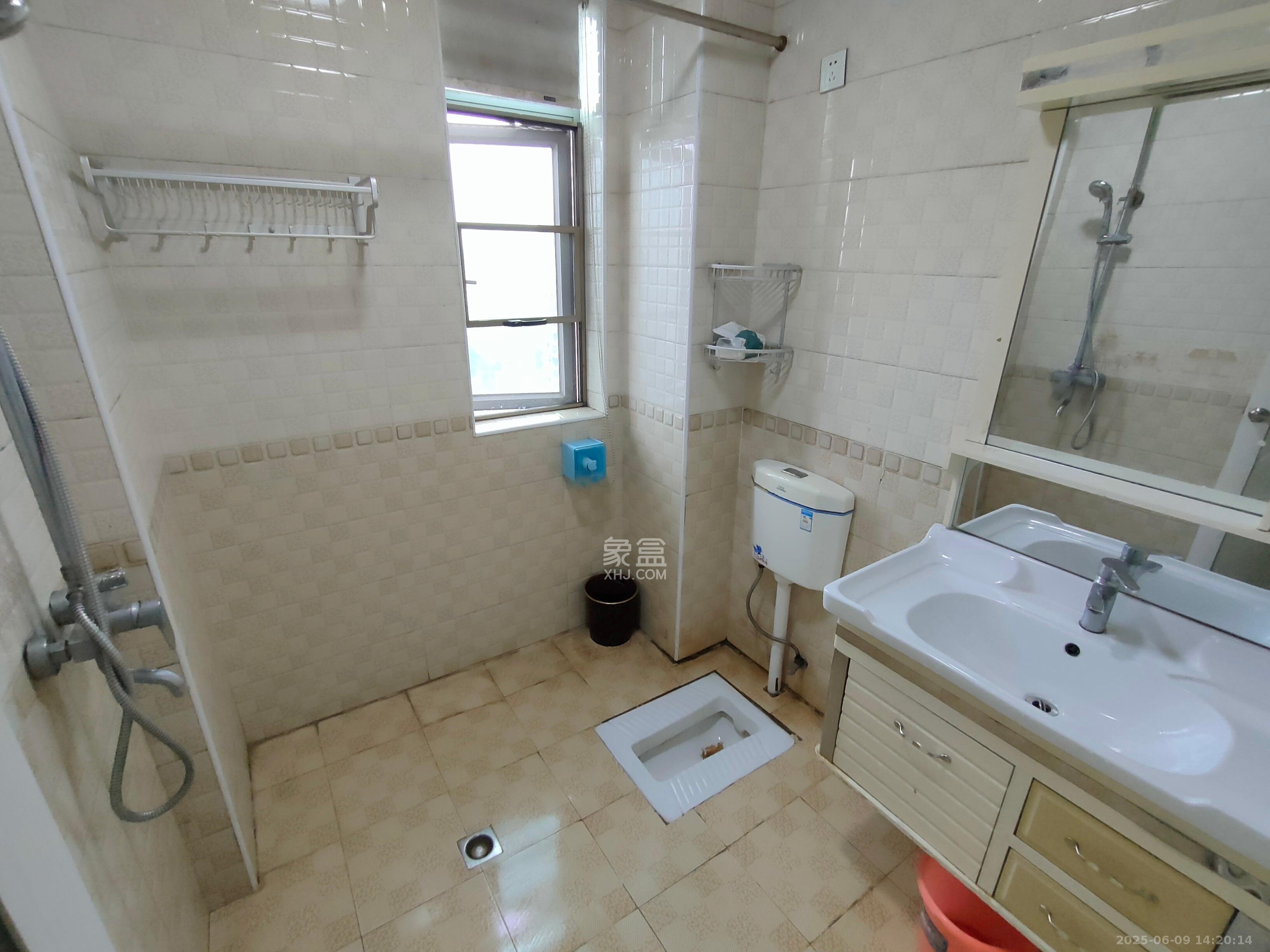 新城新世界一二三期 3室2厅1卫 2200.0元/月 新城新世界一二三期 3室2厅1卫 2200.0元/月室内图