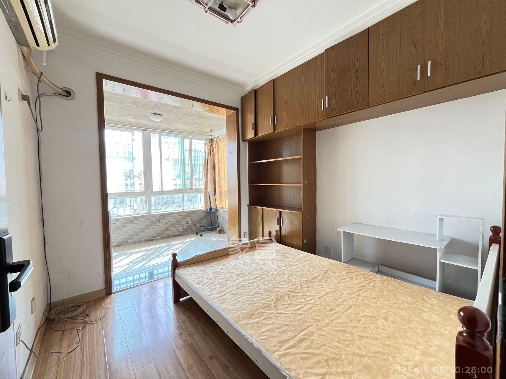 恩瑞麓山名园(龙王港小区) 3室2厅2卫 2000.0元/月 恩瑞麓山名园(龙王港小区) 3室2厅2卫 2000.0元/月室内图