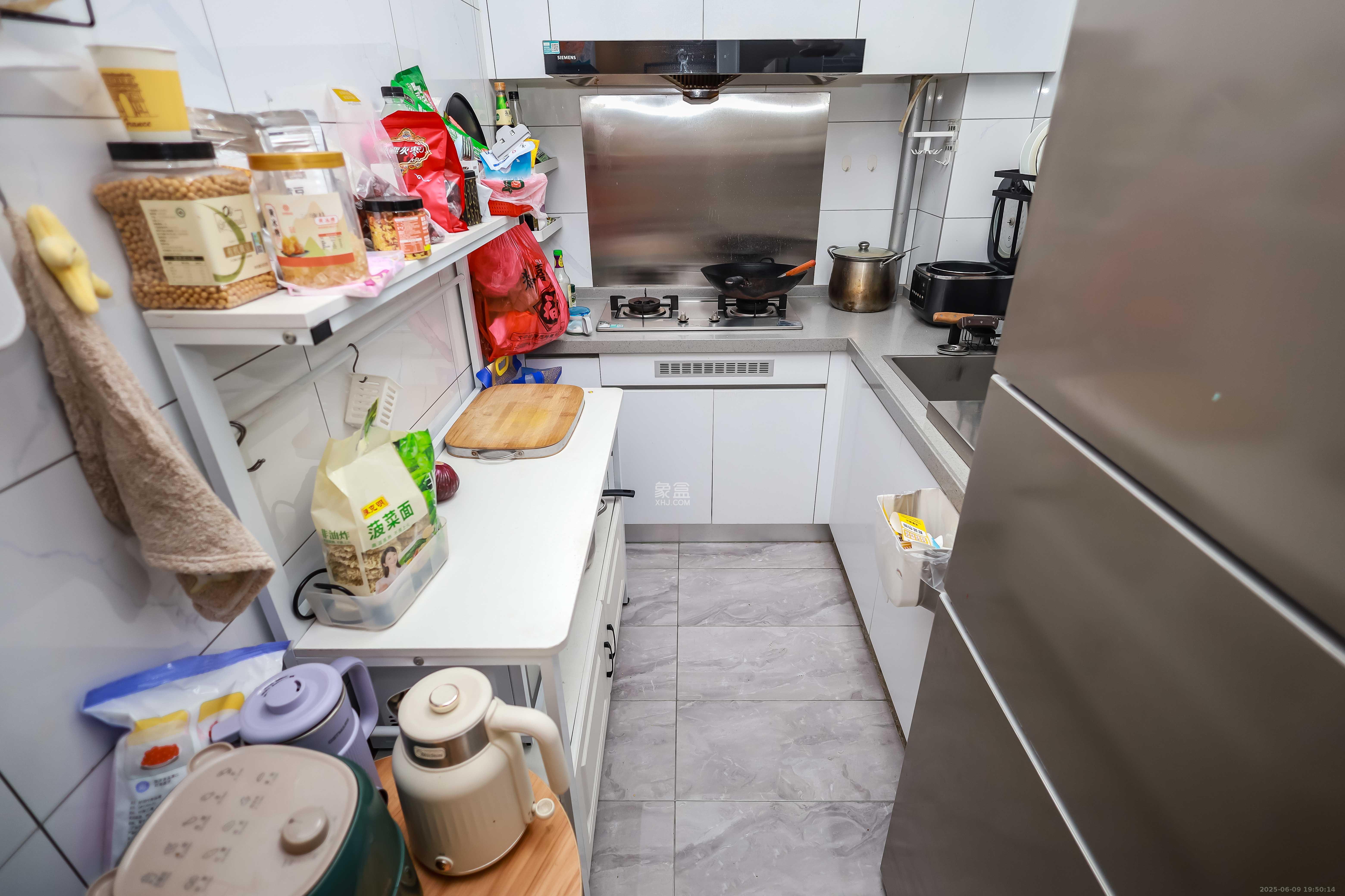 金基芳华 3室2厅2卫 110.0万 金基芳华 3室2厅2卫 110.0万厨房