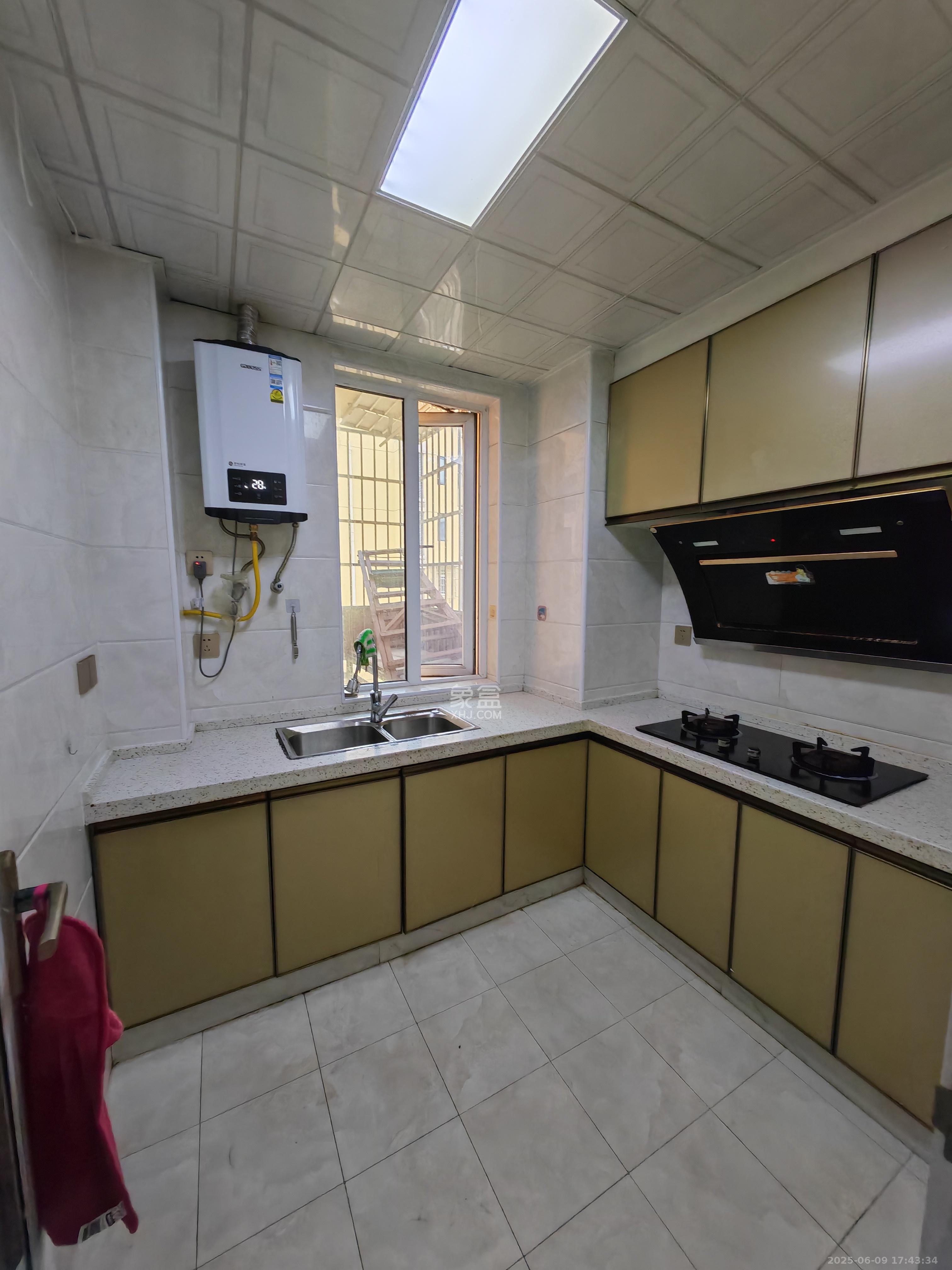 荷韵园 2室2厅1卫 1700.0元/月 荷韵园 2室2厅1卫 1700.0元/月室内图