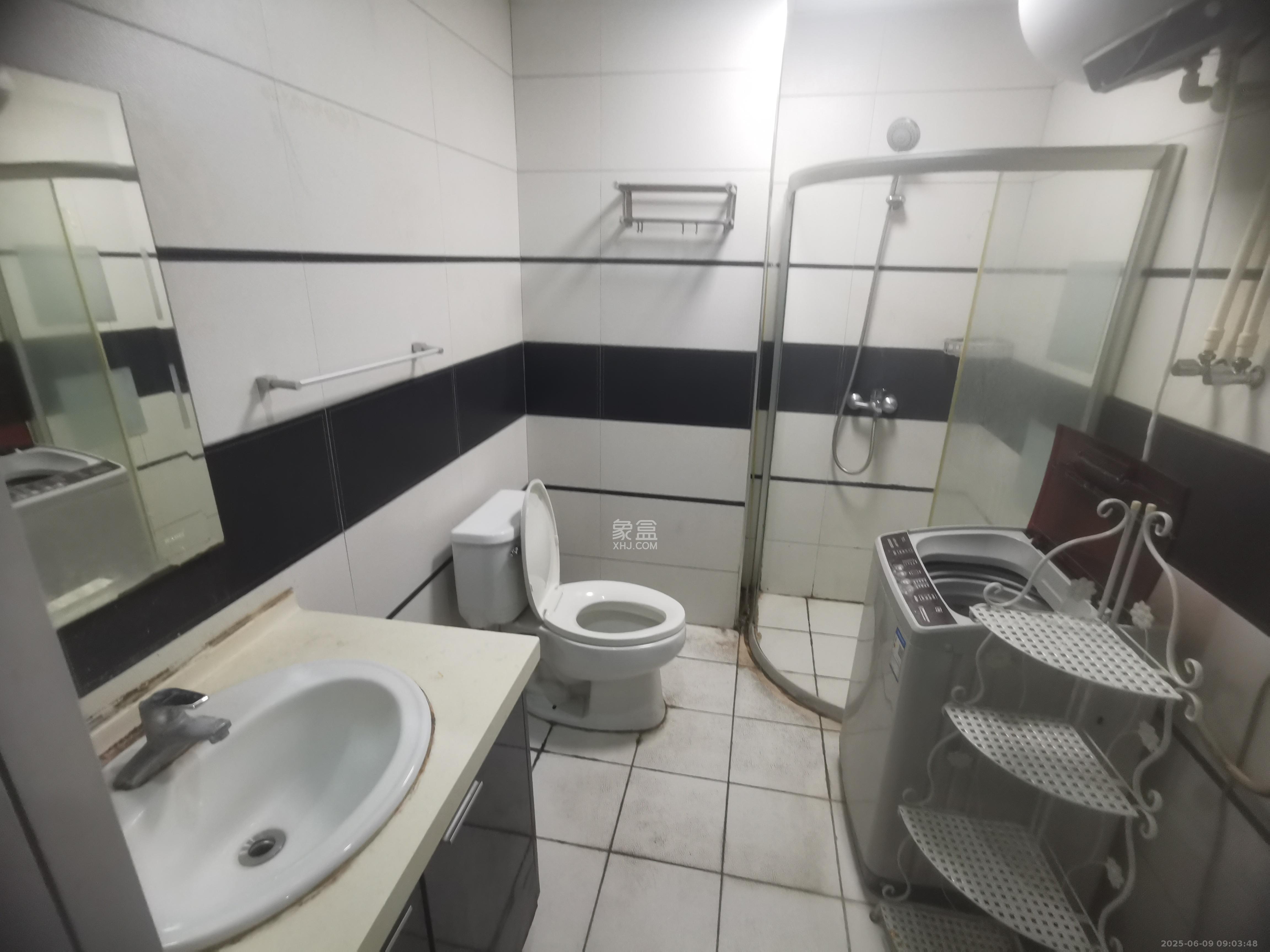 昊天大厦 1室1厅1卫 1700.0元/月 昊天大厦 1室1厅1卫 1700.0元/月室内图