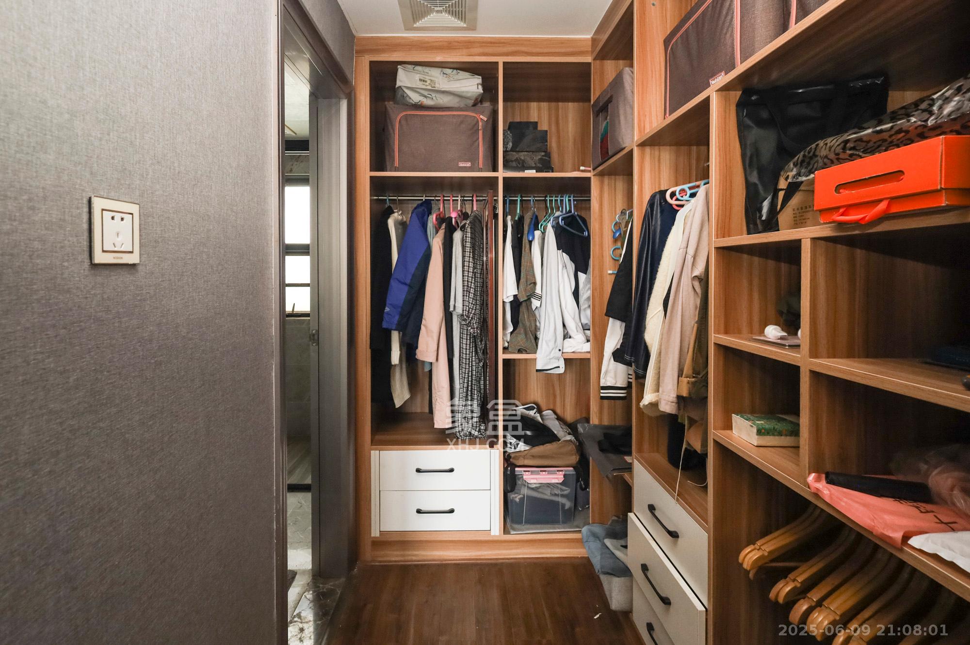 秀峰景园(领秀峰) 3室2厅2卫 110.0万 秀峰景园(领秀峰) 3室2厅2卫 110.0万其他