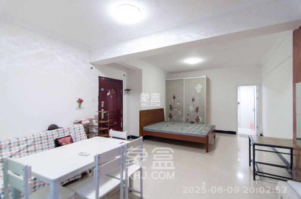 红公馆(前程丽景大厦) 1室1厅1卫 1800.0元/月 红公馆(前程丽景大厦) 1室1厅1卫 1800.0元/月室内图