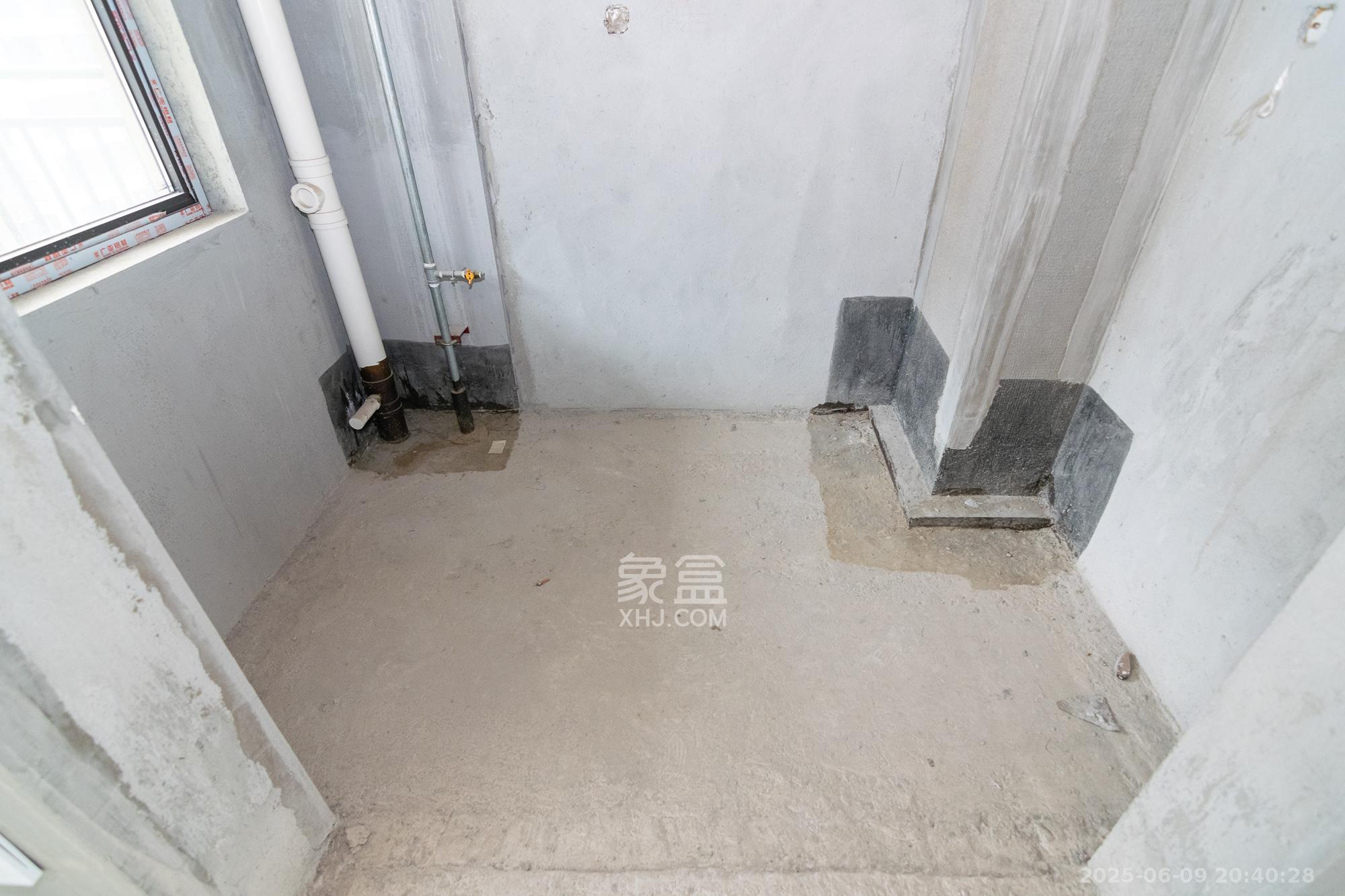 大汉汉府一期  4室2厅2卫    87.0万 大汉汉府一期  4室2厅2卫    87.0万厨房