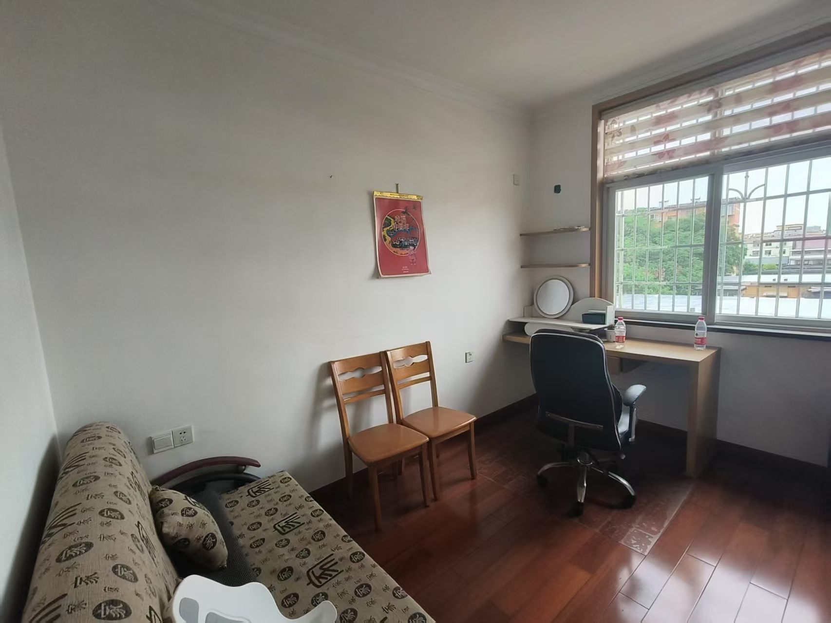 梓瑞小区  3室2厅1卫    1100.0元/月 梓瑞小区  3室2厅1卫    1100.0元/月室内图