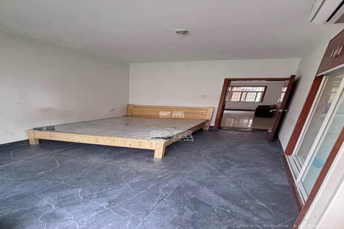 黎郡新宇熙春园 3室2厅1卫 2400.0元/月 黎郡新宇熙春园 3室2厅1卫 2400.0元/月室内图