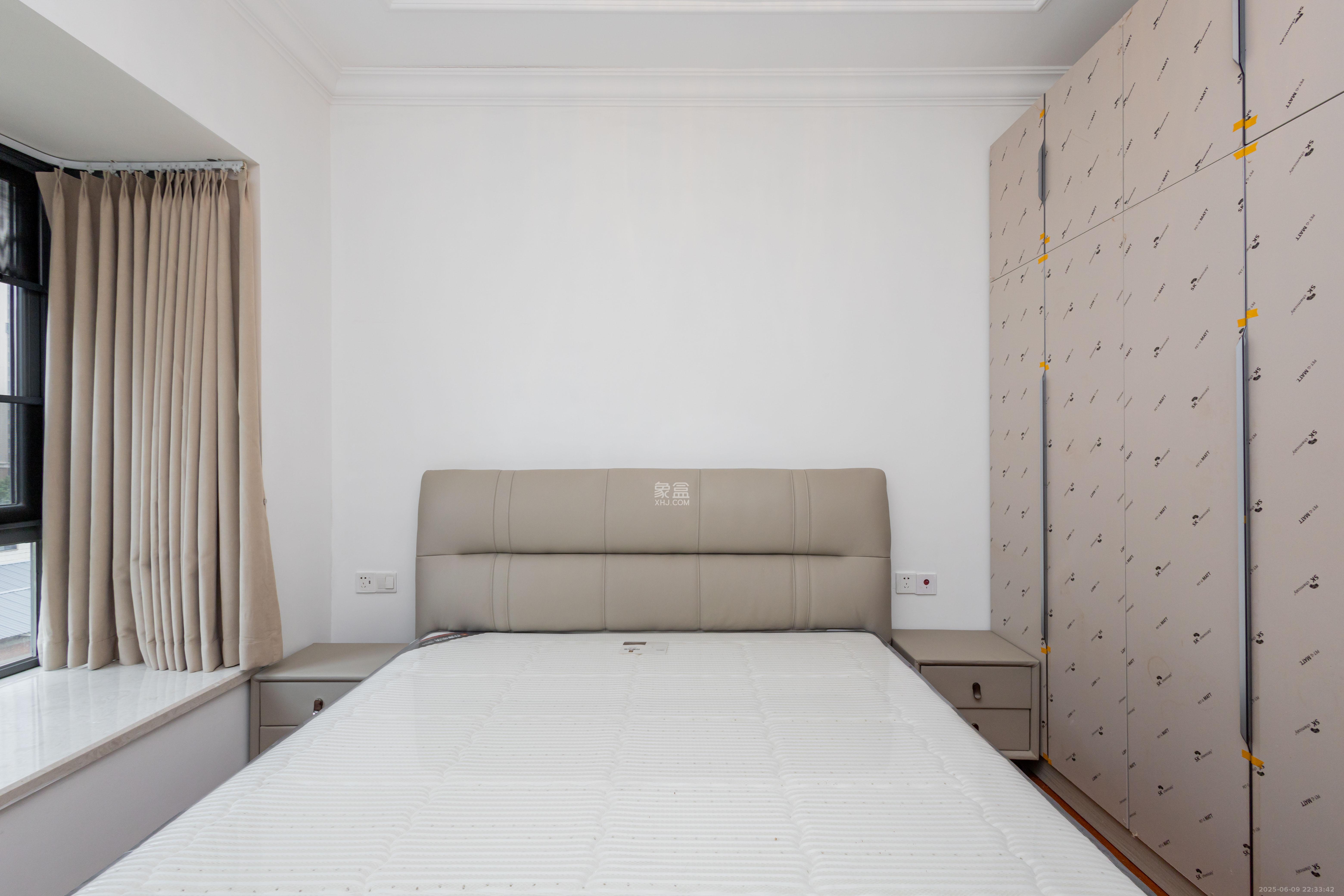 恒大江湾 3室2厅1卫 99.8万 恒大江湾 3室2厅1卫 99.8万卧室