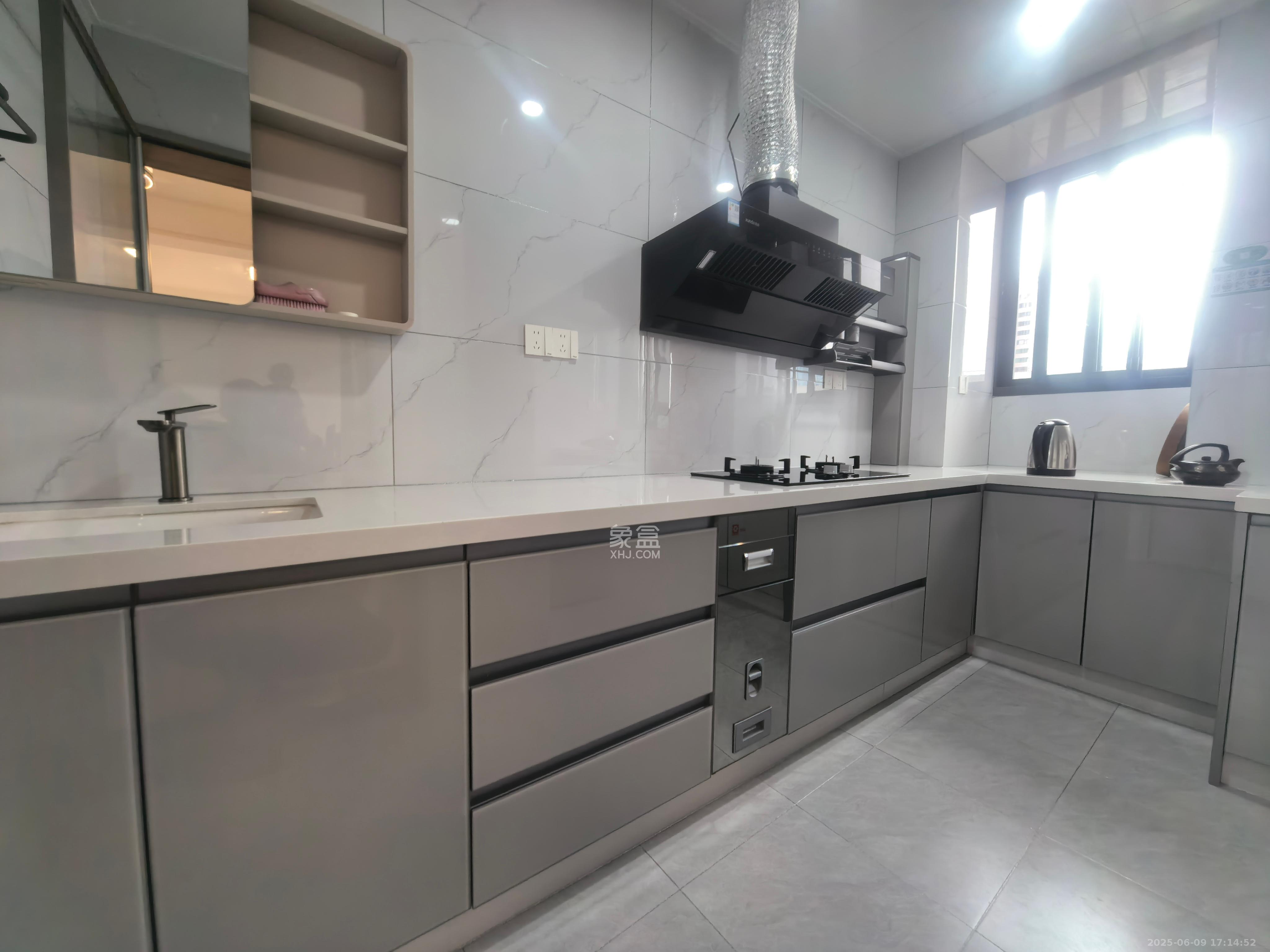 湘农桥社区  3室2厅2卫    2600.0元/月室内图