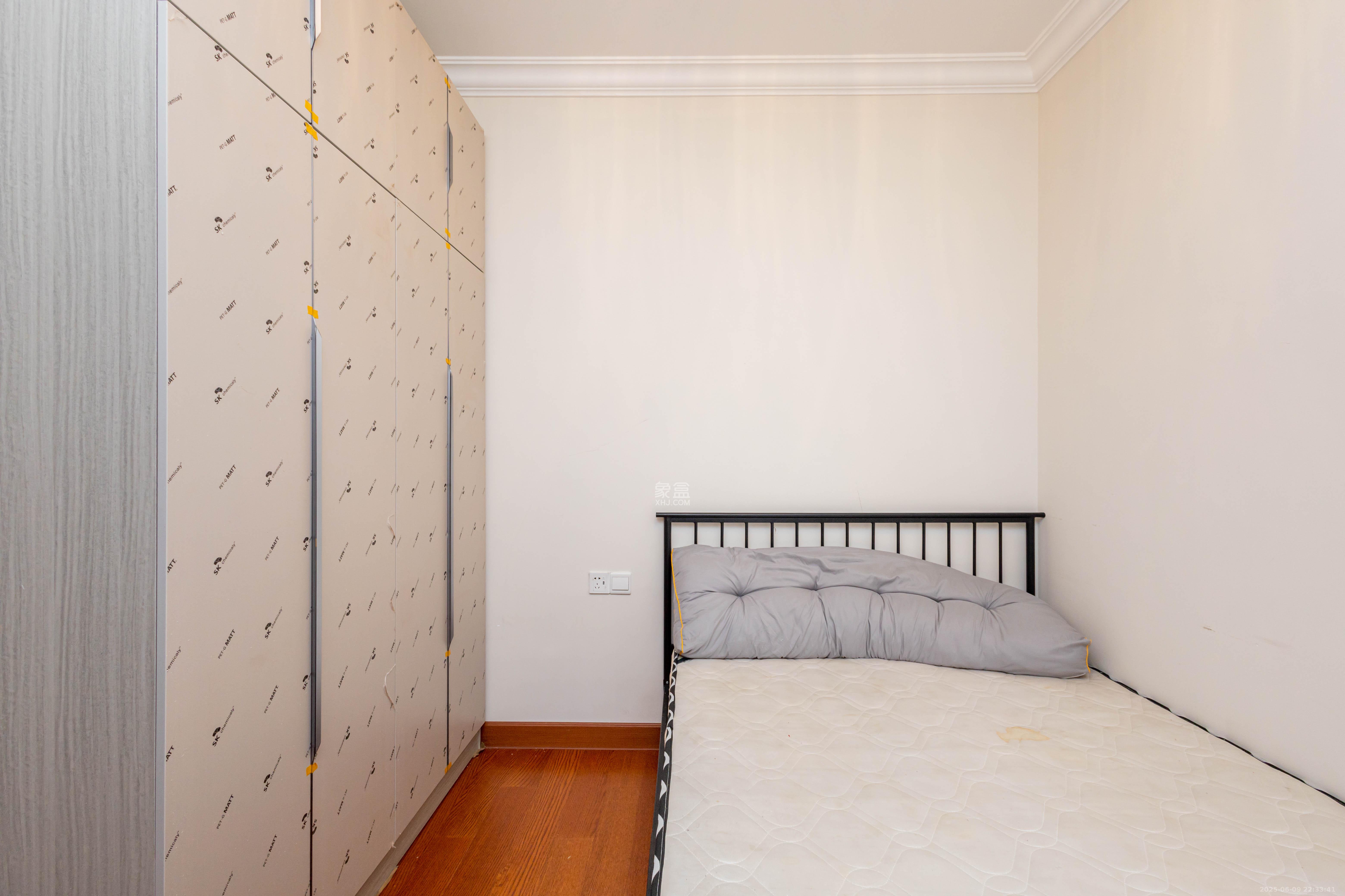 恒大江湾 3室2厅1卫 99.8万 恒大江湾 3室2厅1卫 99.8万卧室