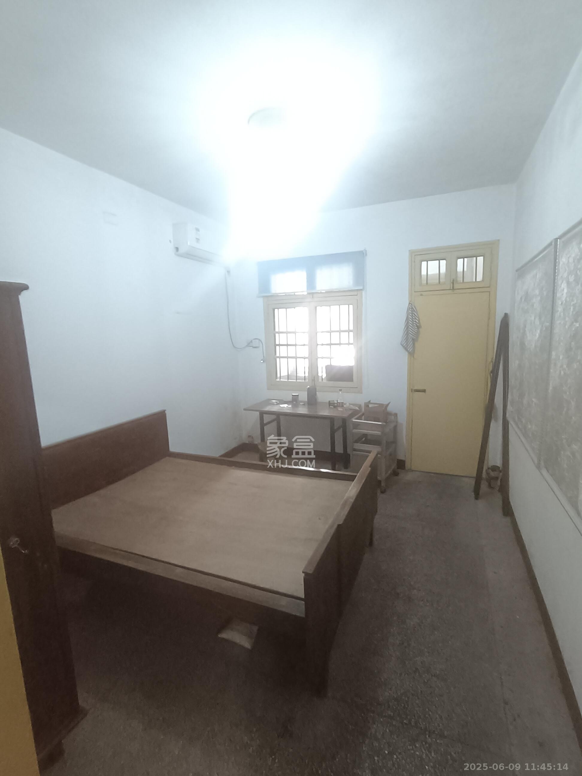 人民新村 3室1厅1卫 2000.0元/月 人民新村 3室1厅1卫 2000.0元/月室内图