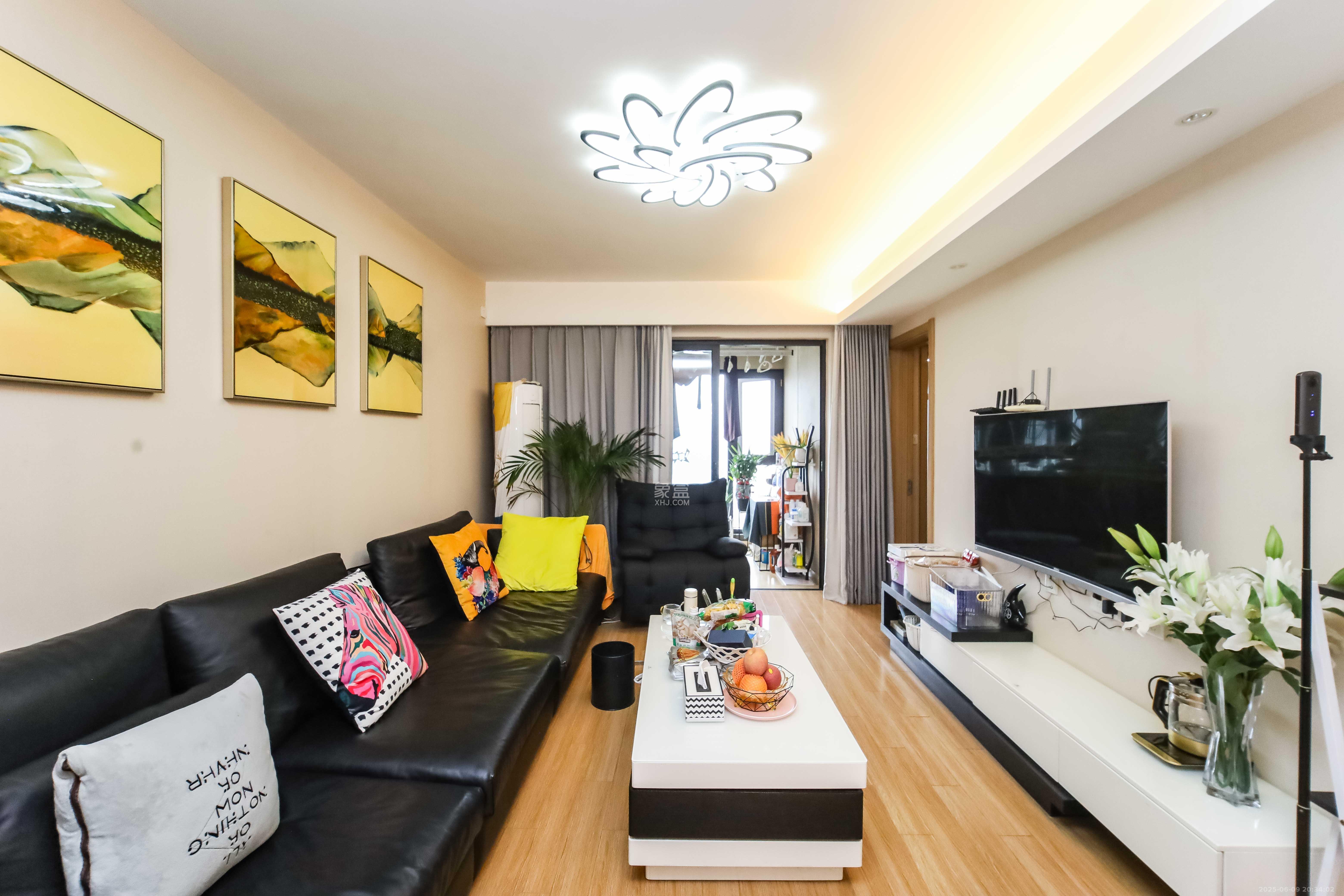 万科金域蓝湾 3室2厅2卫 125.0万 万科金域蓝湾 3室2厅2卫 125.0万客厅