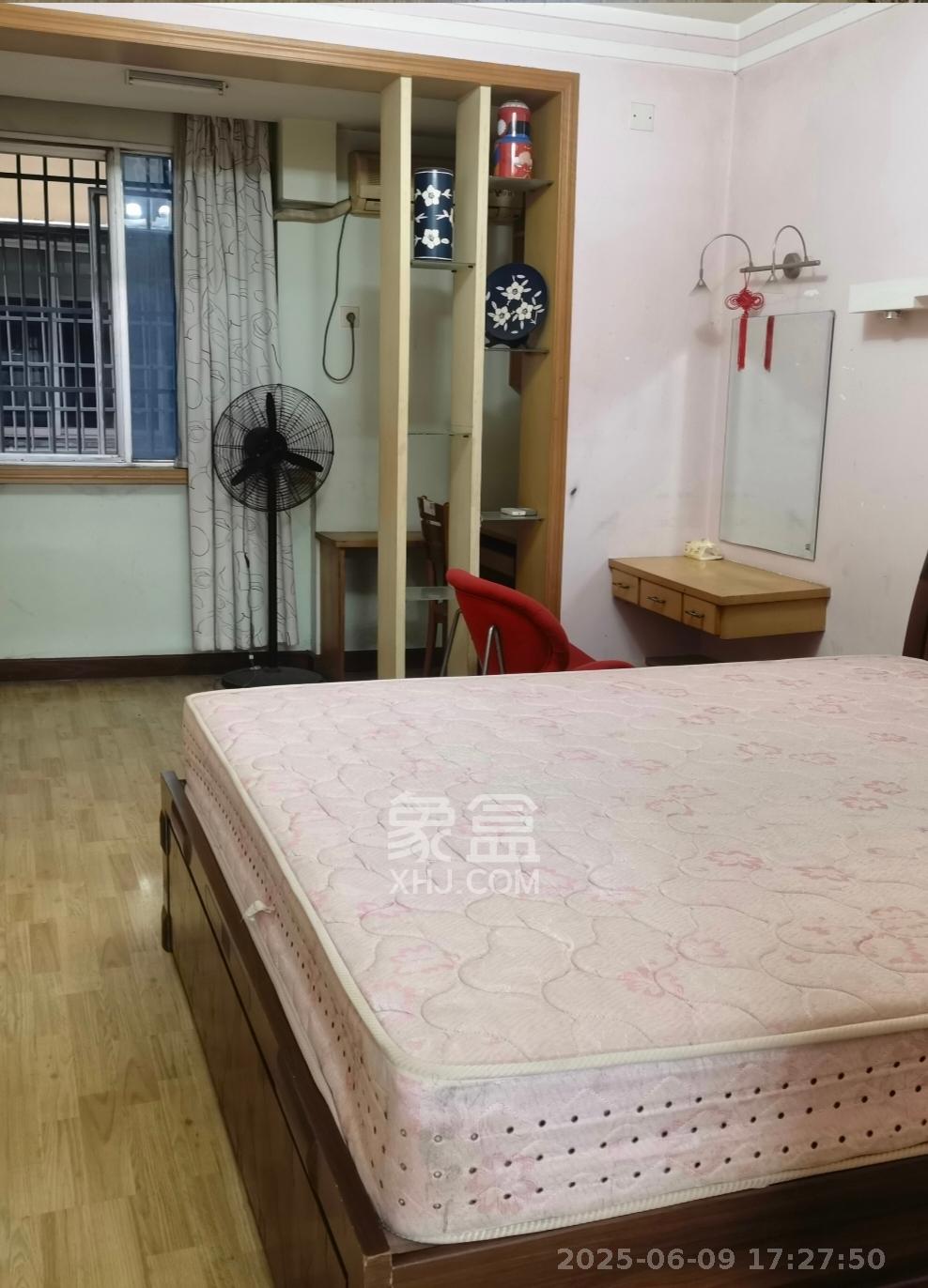 信达大厦  2室1厅1卫   2400.00元/月室内图