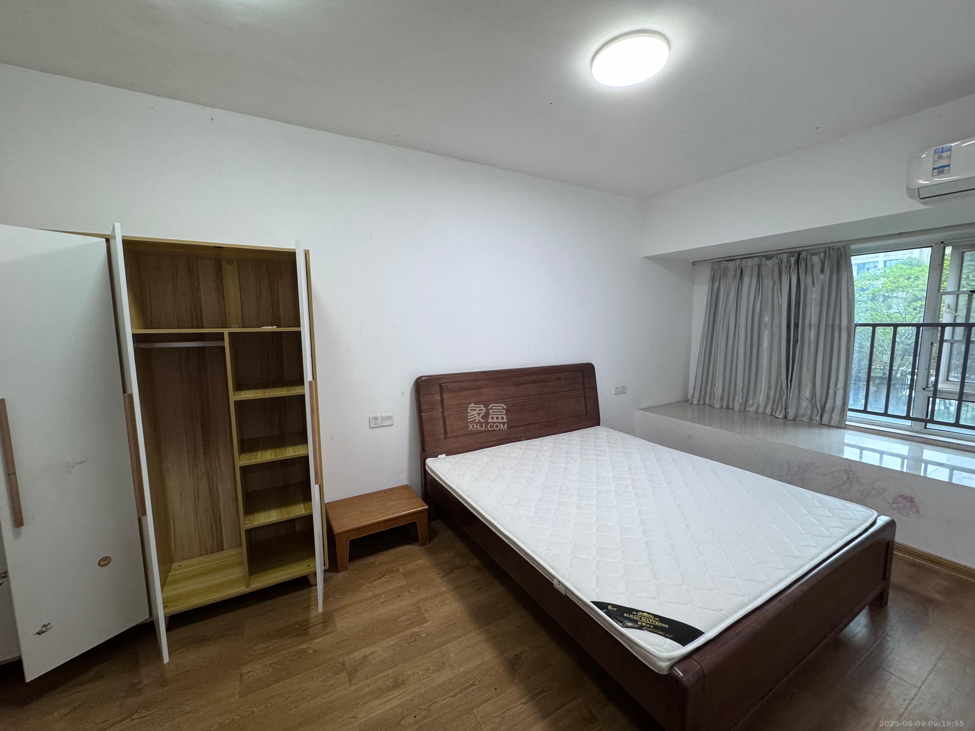 万国城(当代满庭春MOMA)三期 1室2厅2卫 2500.0元/月 万国城(当代满庭春MOMA)三期 1室2厅2卫 2500.0元/月室内图