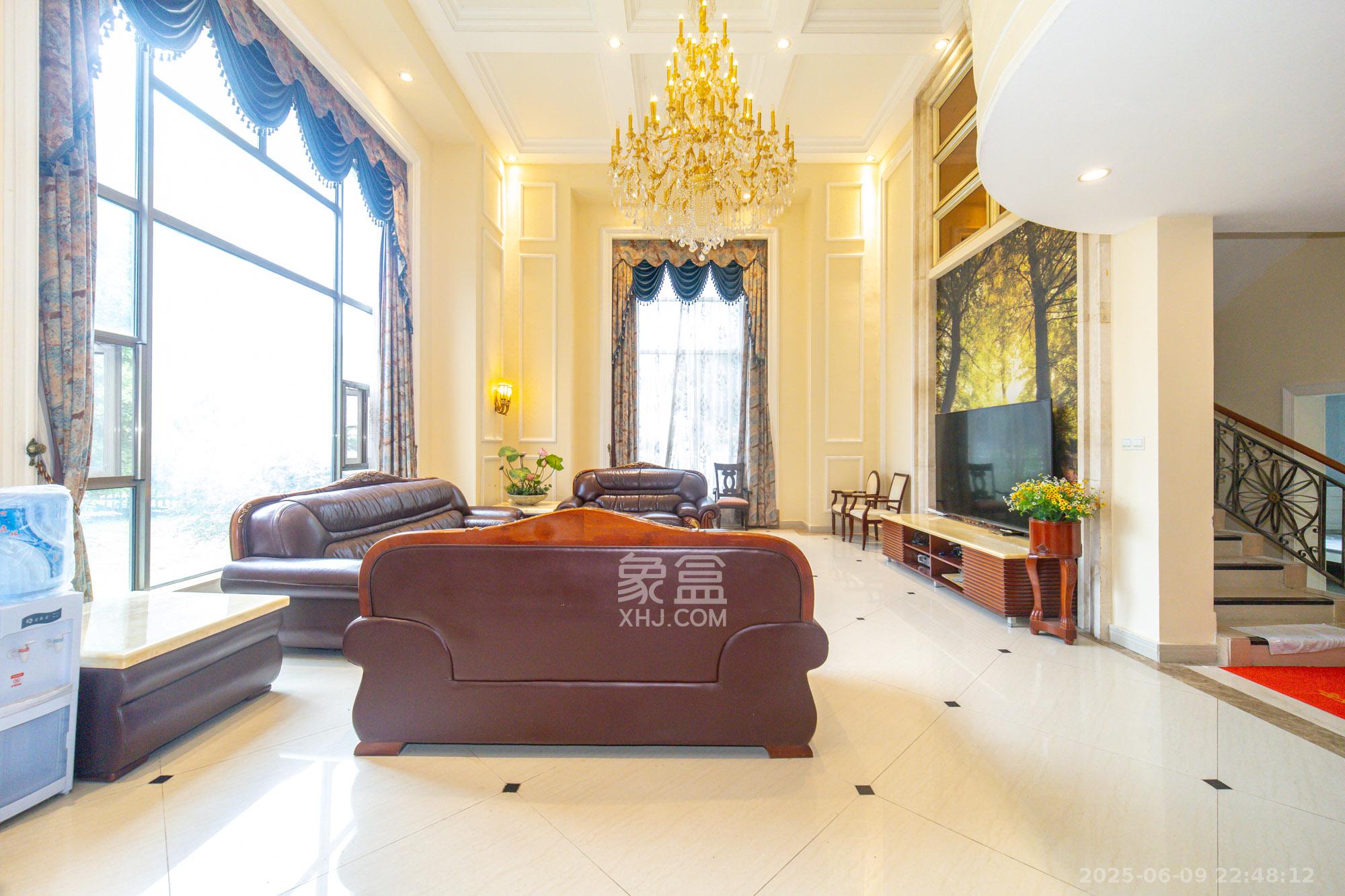 碧桂园威尼斯城  8室3厅6卫    1369.88万 碧桂园威尼斯城  8室3厅6卫    1369.88万