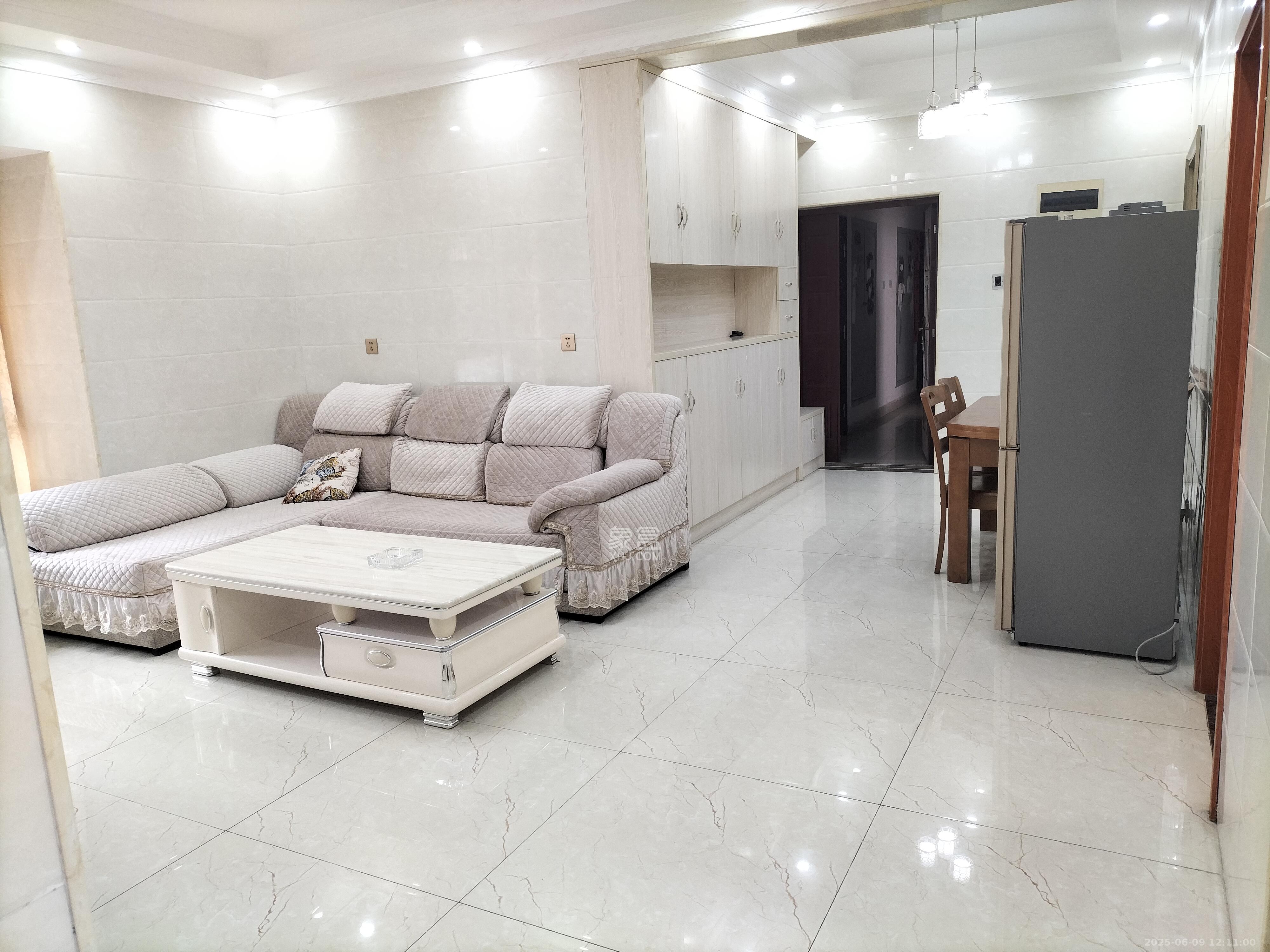 家兴苑 3室2厅1卫 2400.0元/月 家兴苑 3室2厅1卫 2400.0元/月室内图