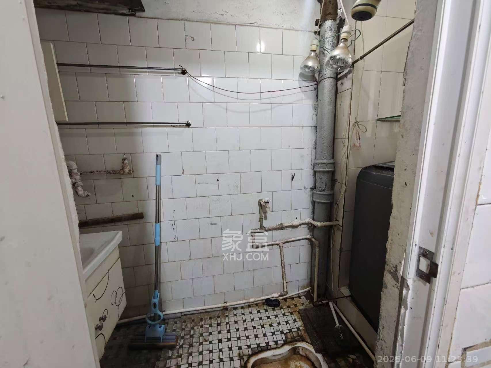 红花坡社区  1室1厅1卫    1200.0元/月室内图