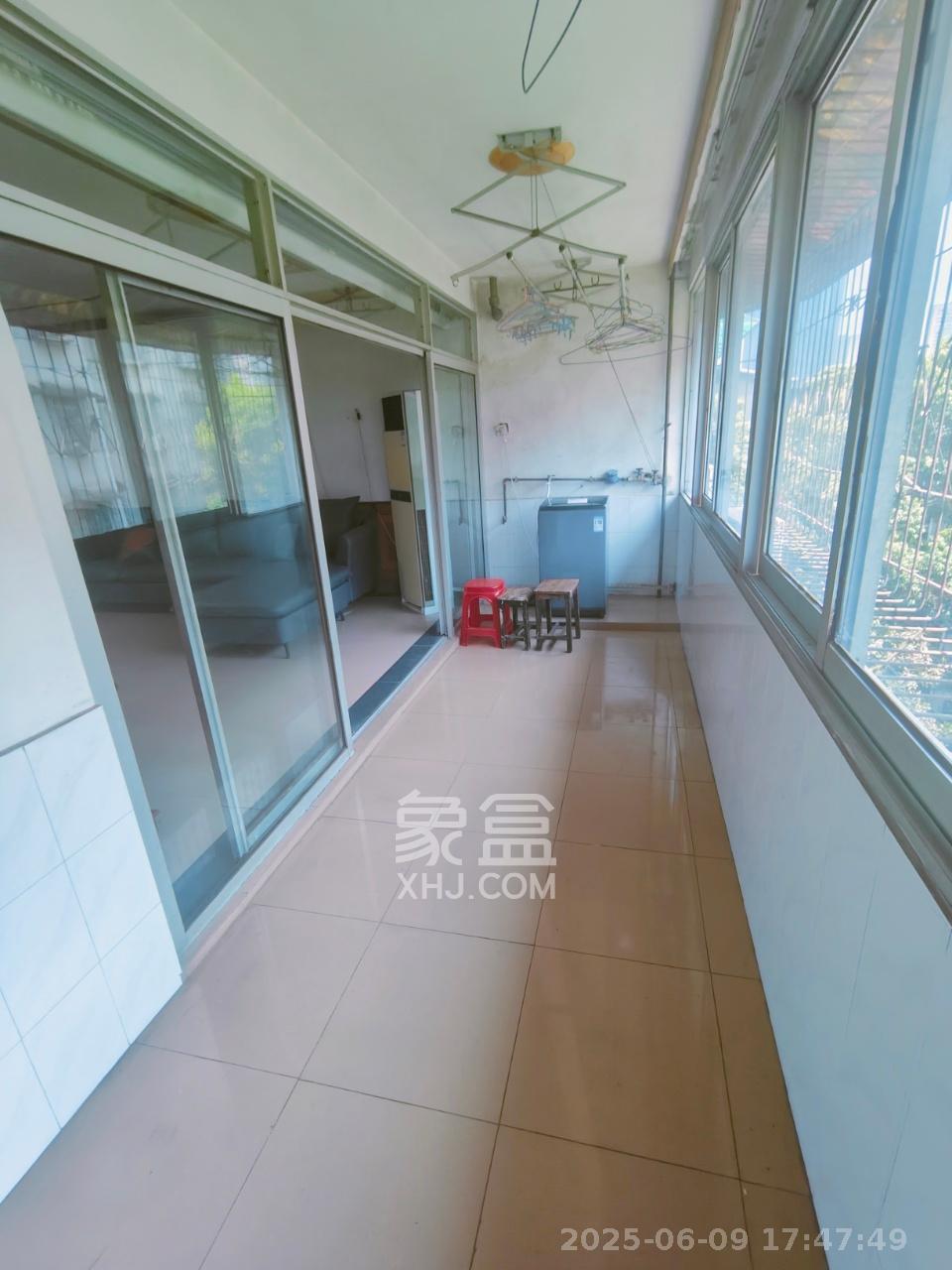 湘雅医学院(湘雅附一北院) 3室2厅1卫 2400.0元/月 湘雅医学院(湘雅附一北院) 3室2厅1卫 2400.0元/月室内图