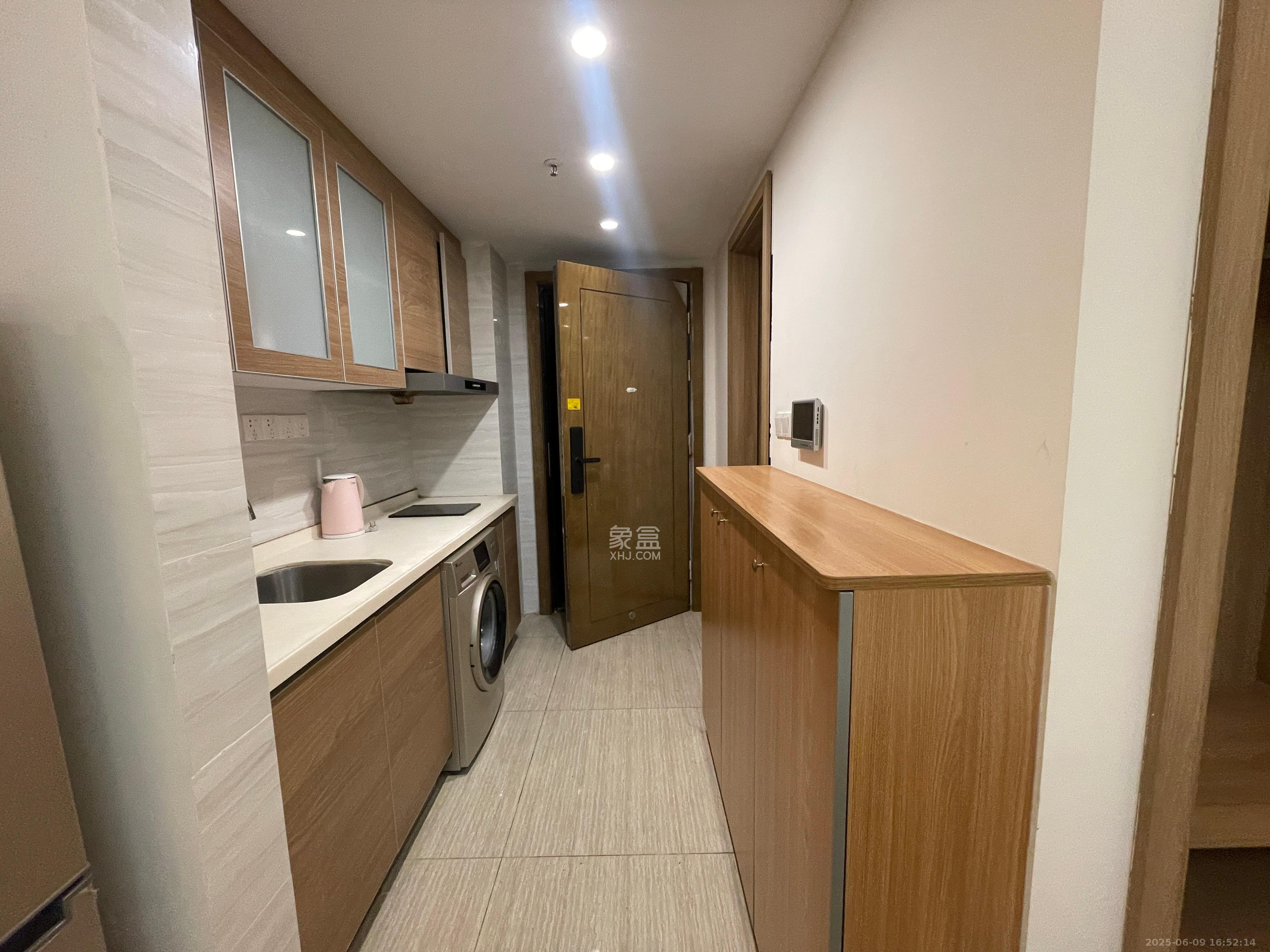 恒大翡翠华庭  1室1厅1卫    1400.0元/月 恒大翡翠华庭  1室1厅1卫    1400.0元/月室内图