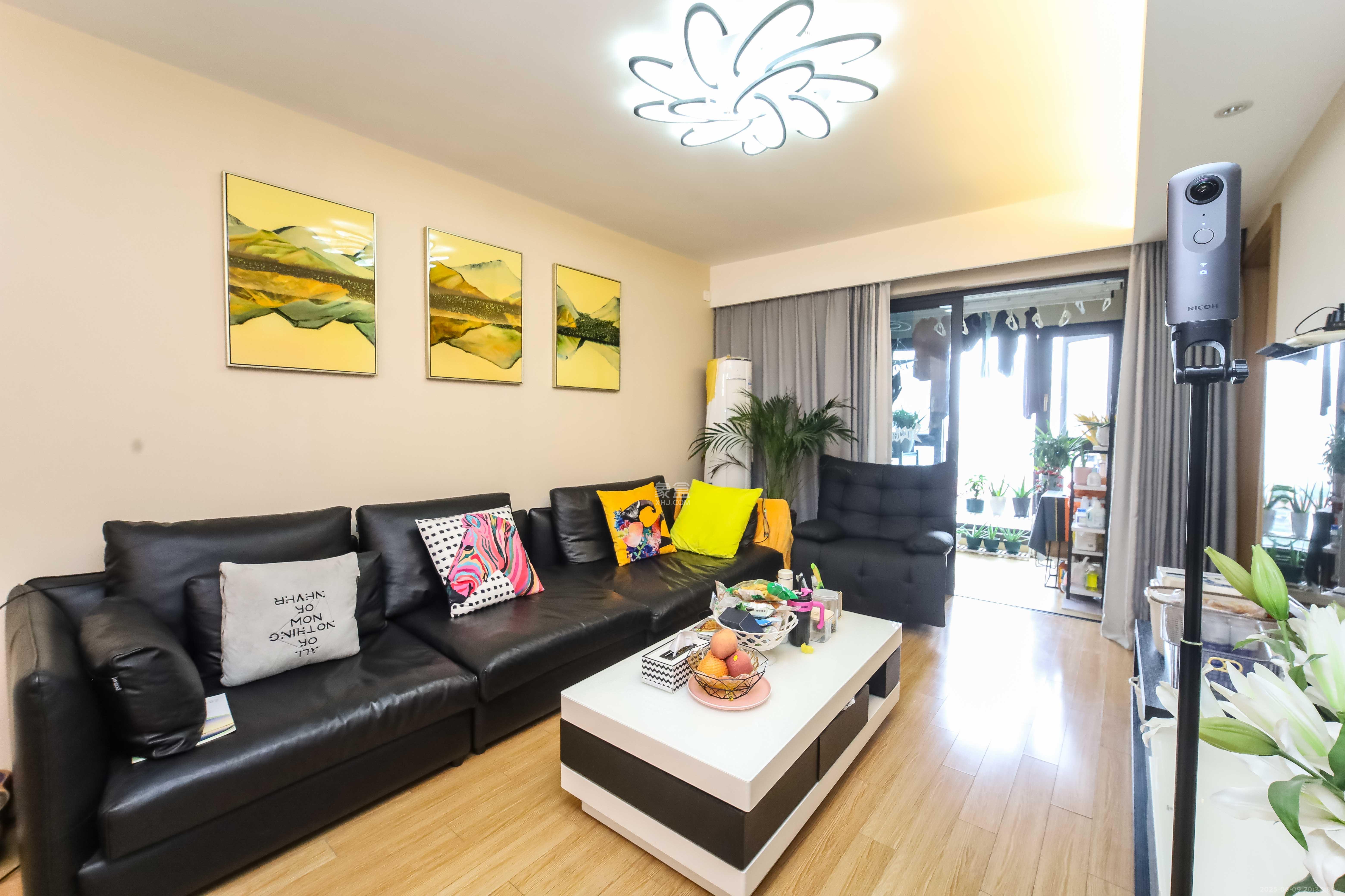 万科金域蓝湾 3室2厅2卫 125.0万 万科金域蓝湾 3室2厅2卫 125.0万客厅