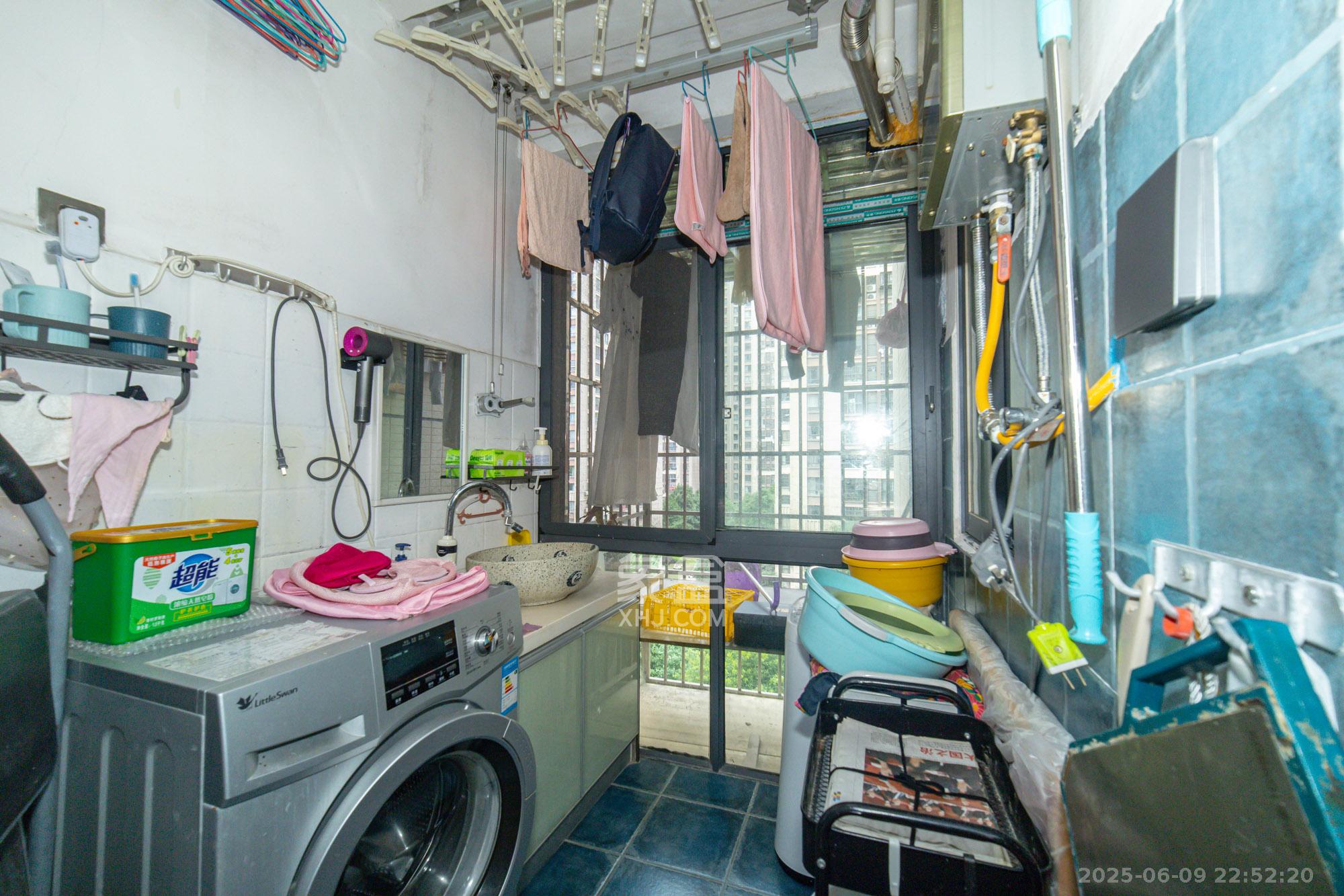 印山蓝色海岸 2室2厅1卫 38.0万 印山蓝色海岸 2室2厅1卫 38.0万阳台