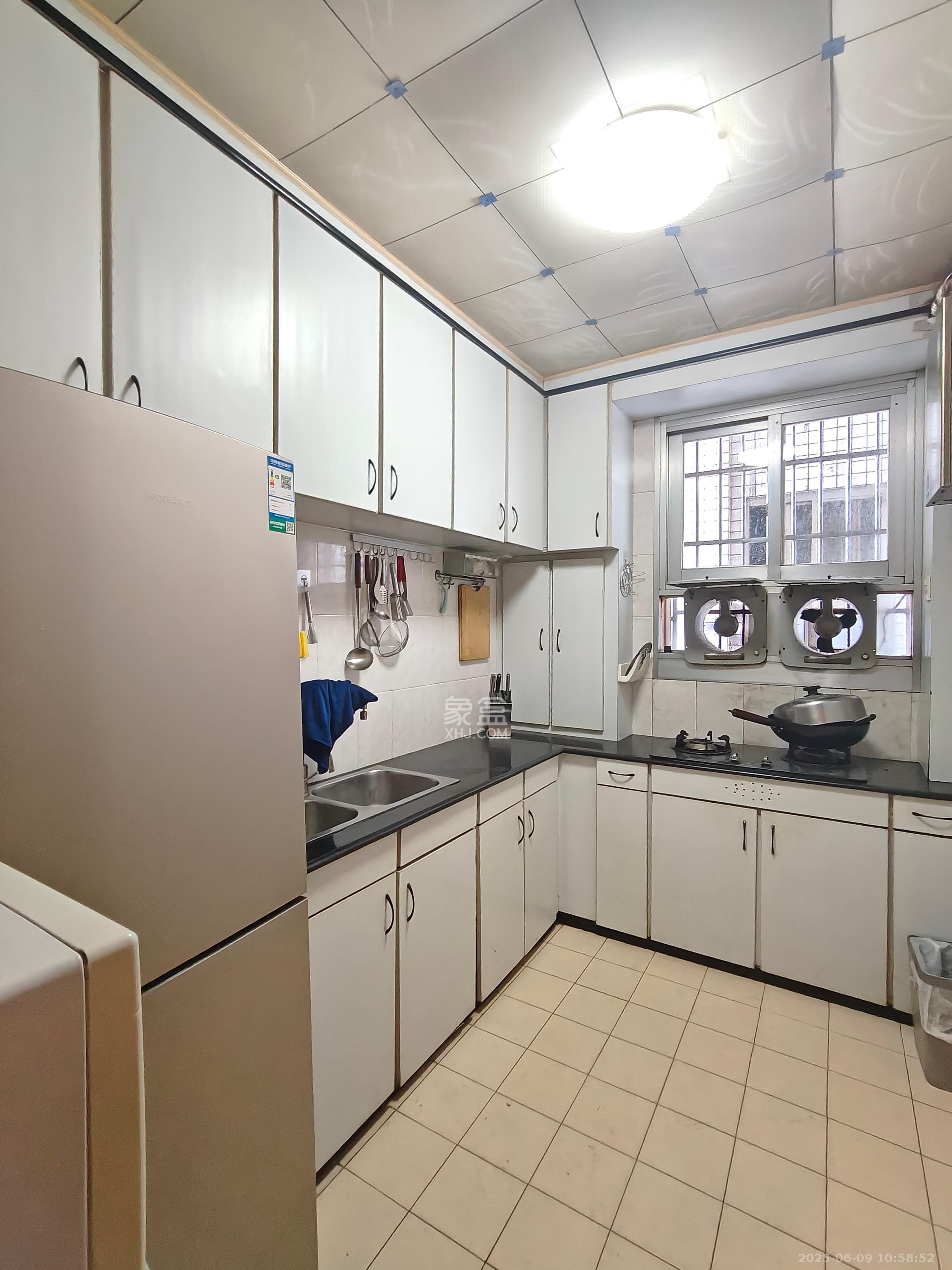 交通银行宿舍(浏城桥) 4室2厅1卫 3350.0元/月 交通银行宿舍(浏城桥) 4室2厅1卫 3350.0元/月室内图