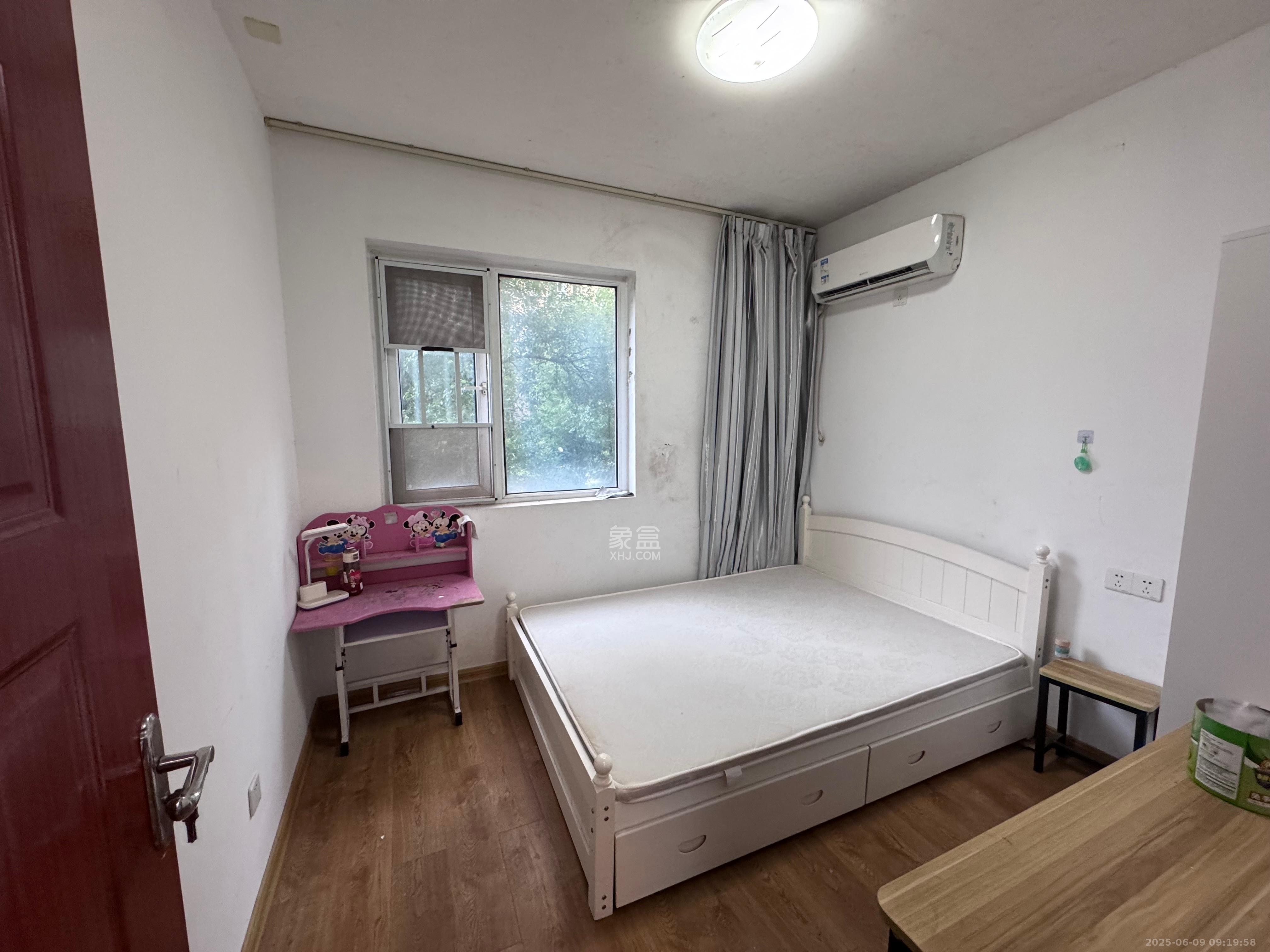 万国城(当代满庭春MOMA)三期 1室2厅2卫 2500.0元/月 万国城(当代满庭春MOMA)三期 1室2厅2卫 2500.0元/月室内图