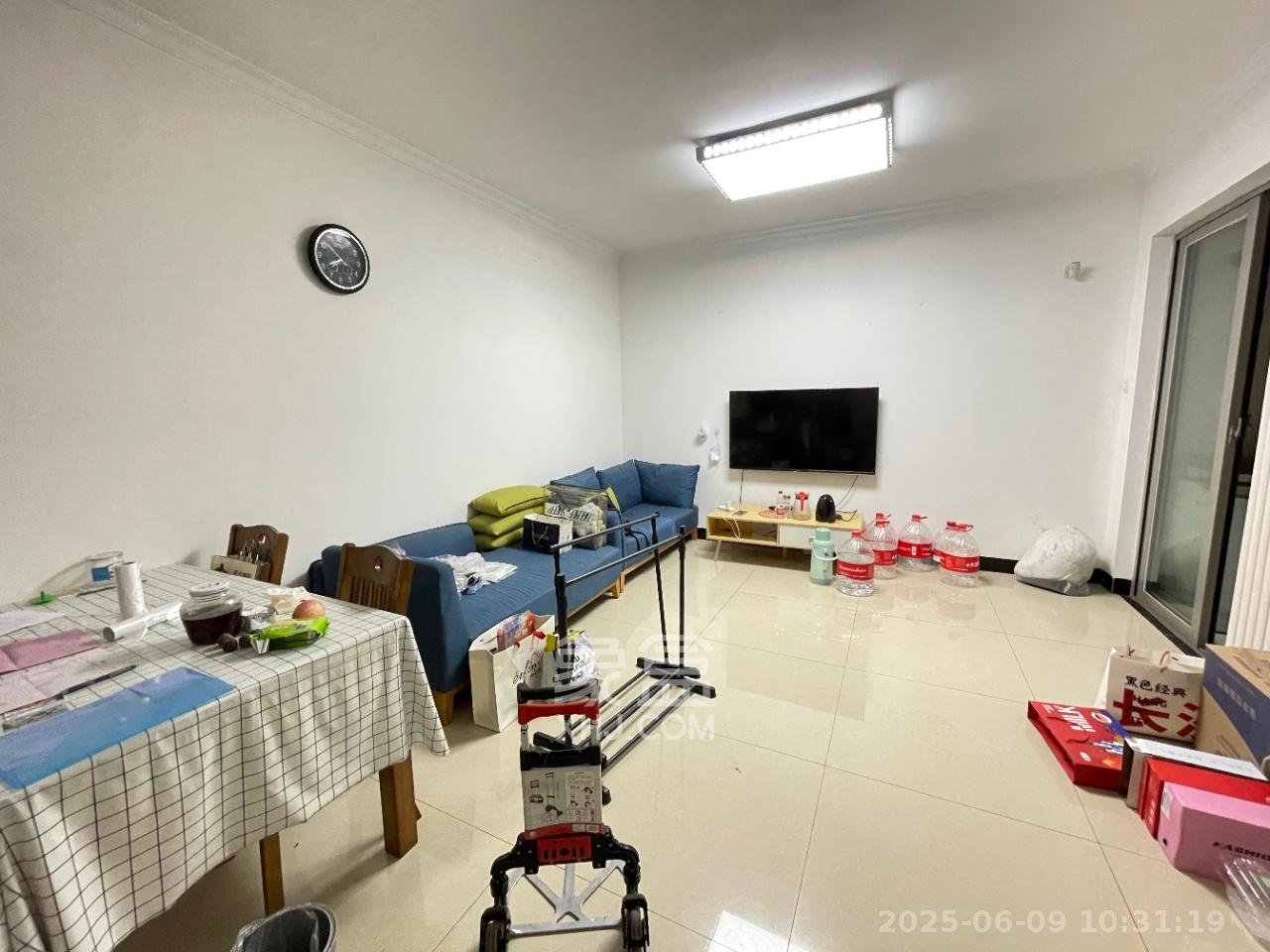 怡海星城  2室2厅1卫   1700.00元/月室内图