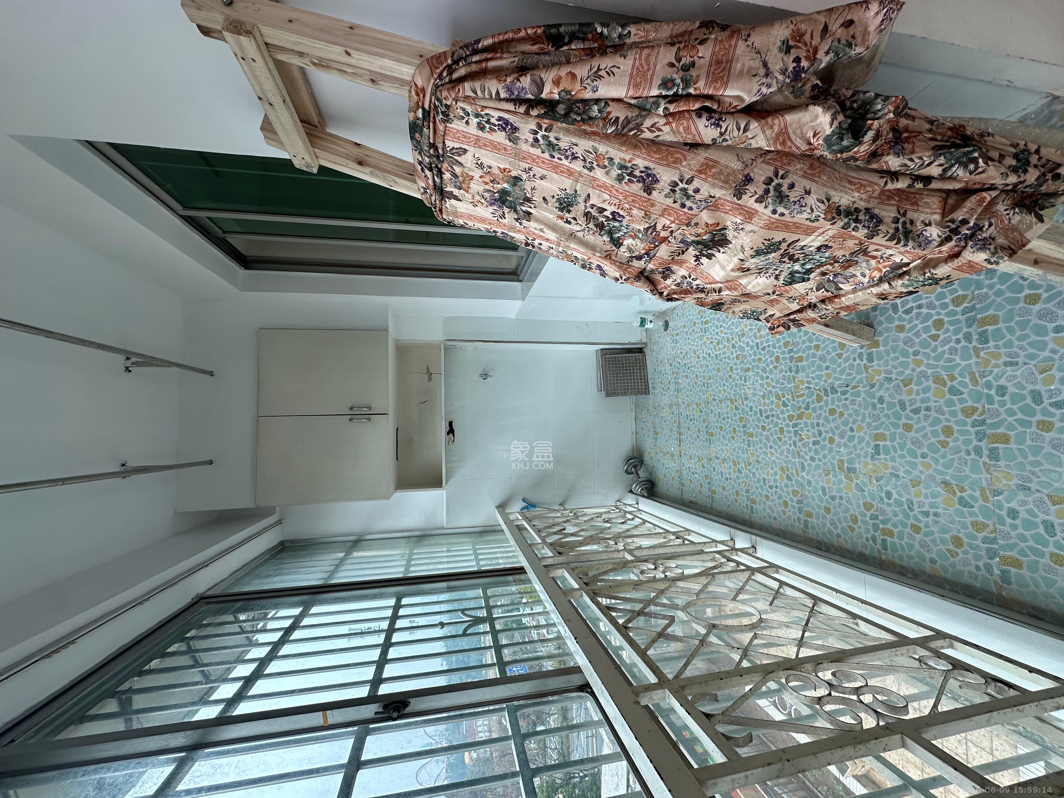 中南汽车世界 2室2厅1卫 1100.0元/月 中南汽车世界 2室2厅1卫 1100.0元/月室内图