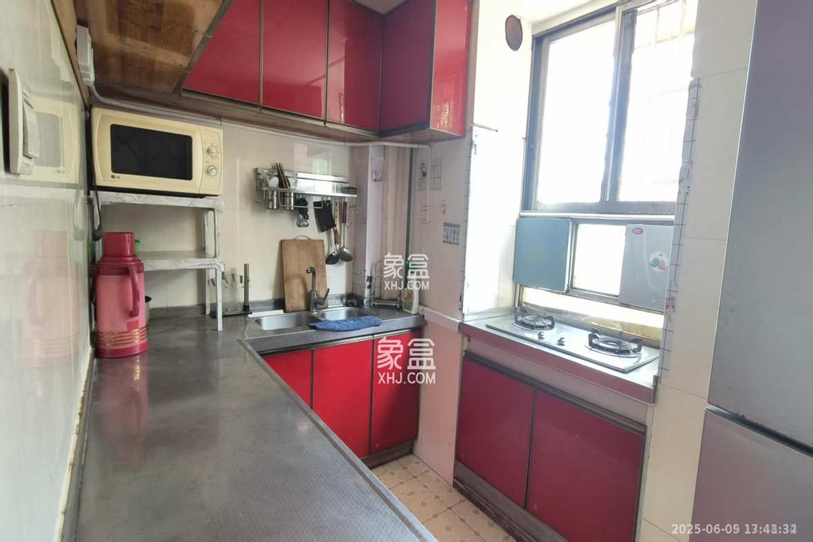 兴汉华庭 3室1厅2卫 2800.0元/月 兴汉华庭 3室1厅2卫 2800.0元/月室内图