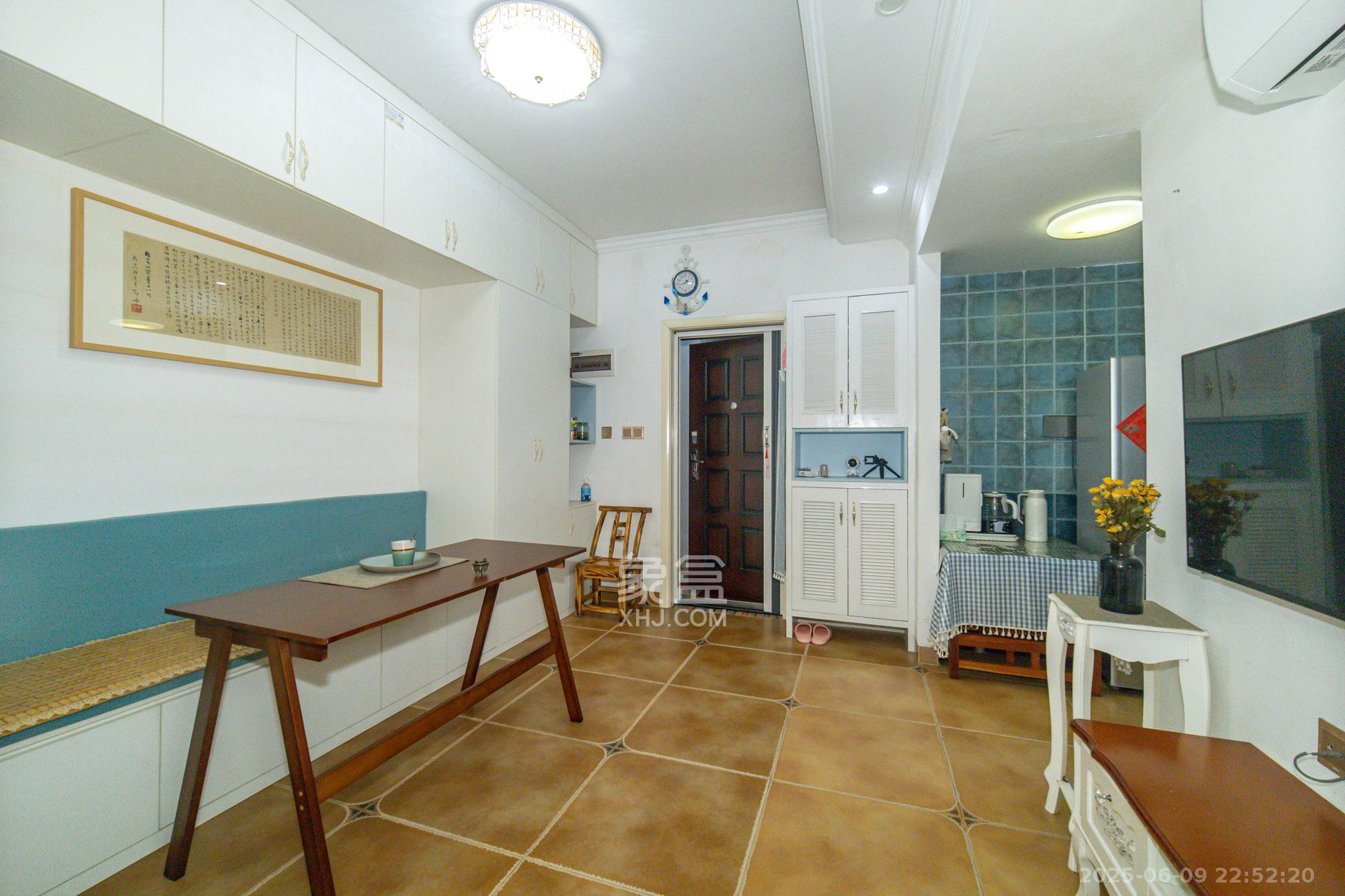 印山蓝色海岸 2室2厅1卫 38.0万 印山蓝色海岸 2室2厅1卫 38.0万客厅