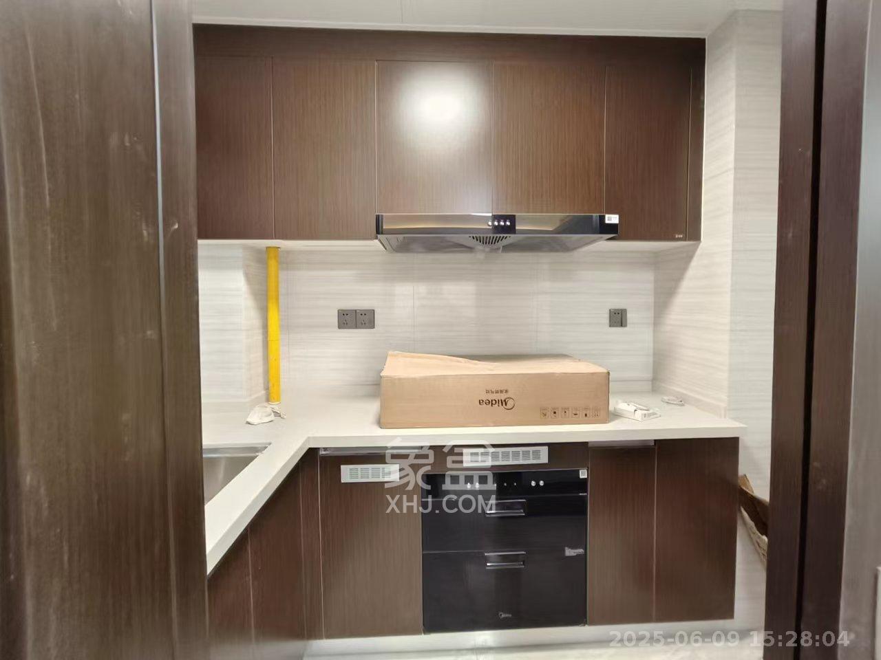长沙美的麓府  4室2厅2卫   3600.00元/月室内图