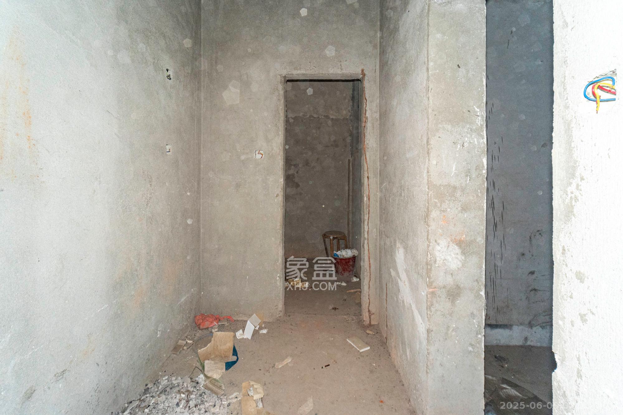 湘龙家园  6室2厅3卫    528.0万 湘龙家园  6室2厅3卫    528.0万卫生间